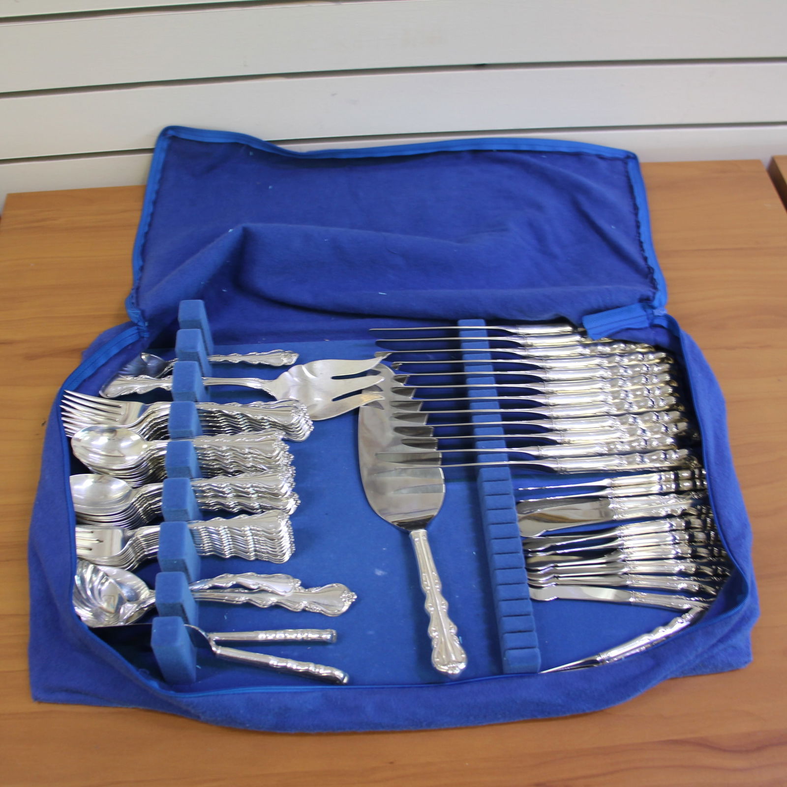 International Silver "Angelique" Sterling Silver Flatware Set of 87 (1 of 5)