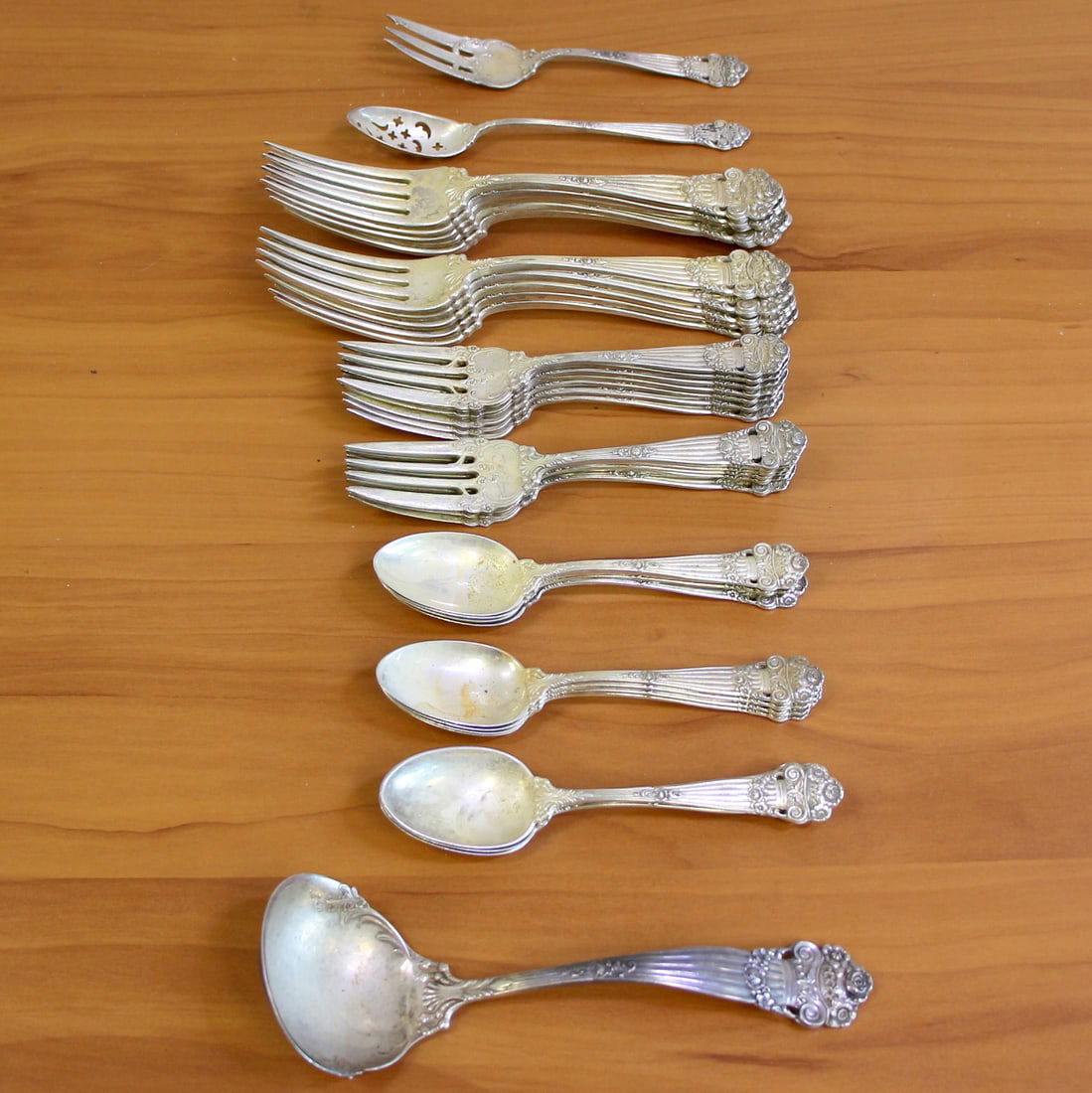 Towle Georgian Sterling Silver Flatware Set of 39 (1 of 3)