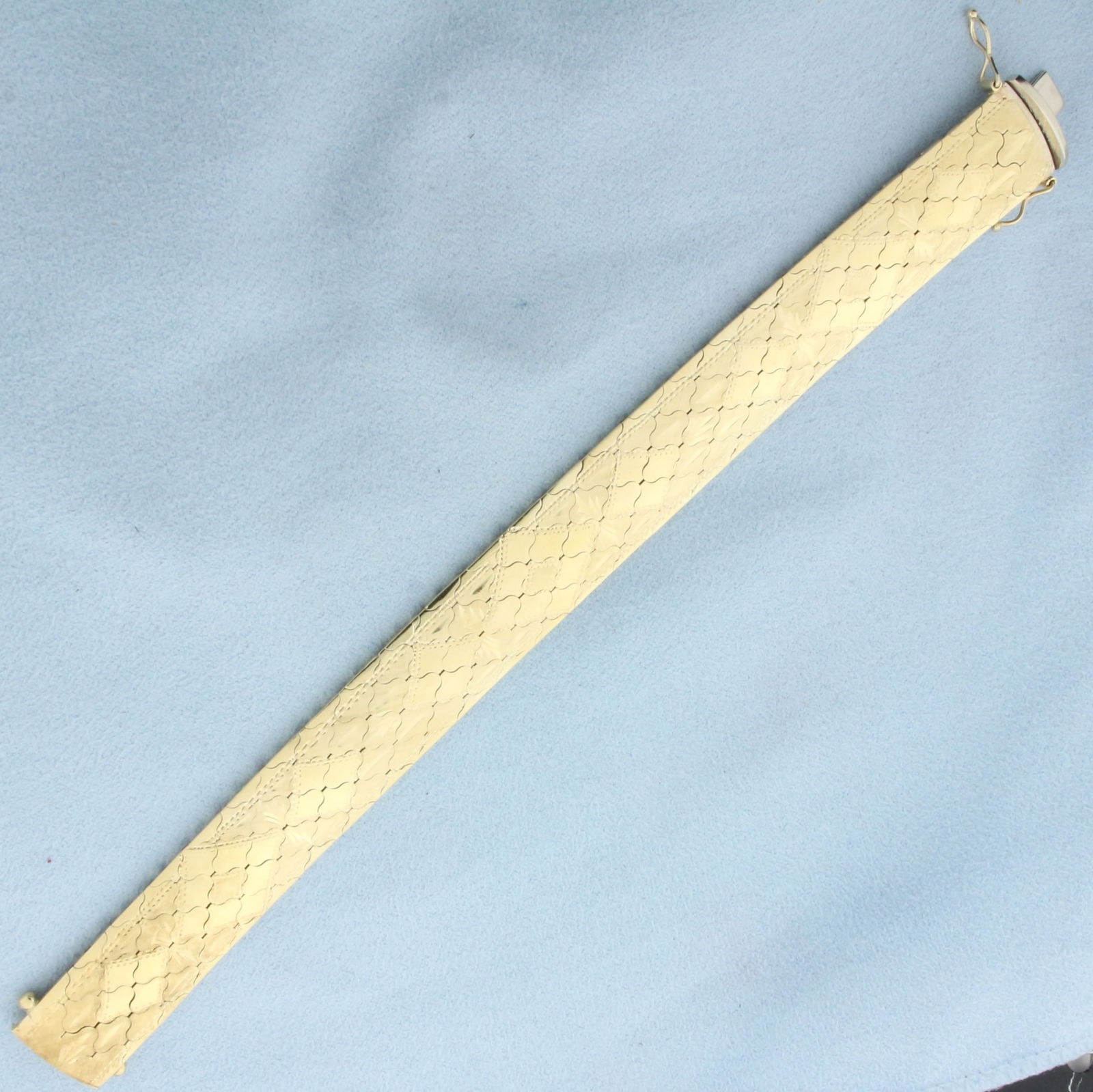 Italian Diamond Pattern Designer Link Wide Bracelet in 14k Yellow Gold (1 of 3)