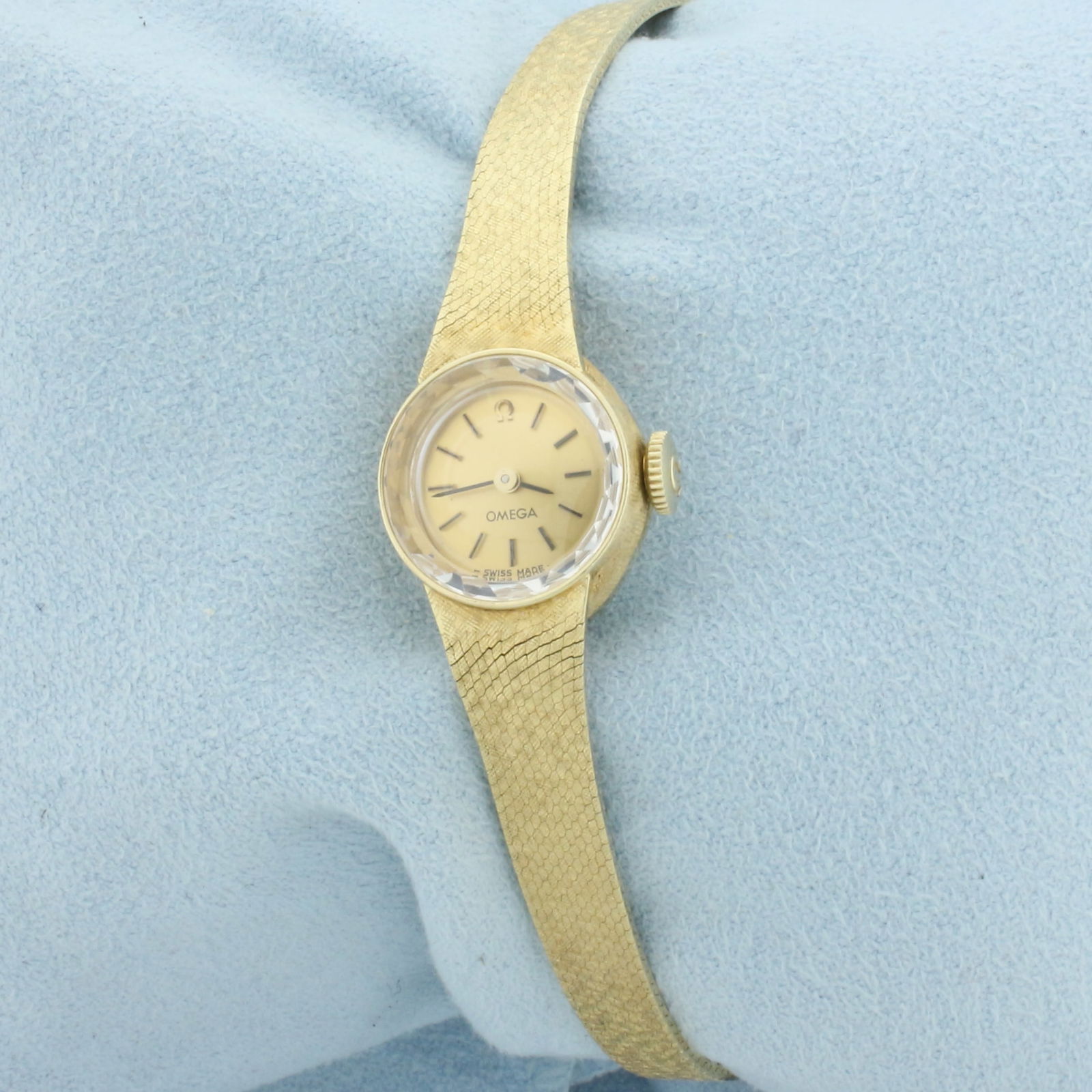 Women's Omega Windup Watch in Solid 14k Yellow Gold Band and Case (1 of 4)