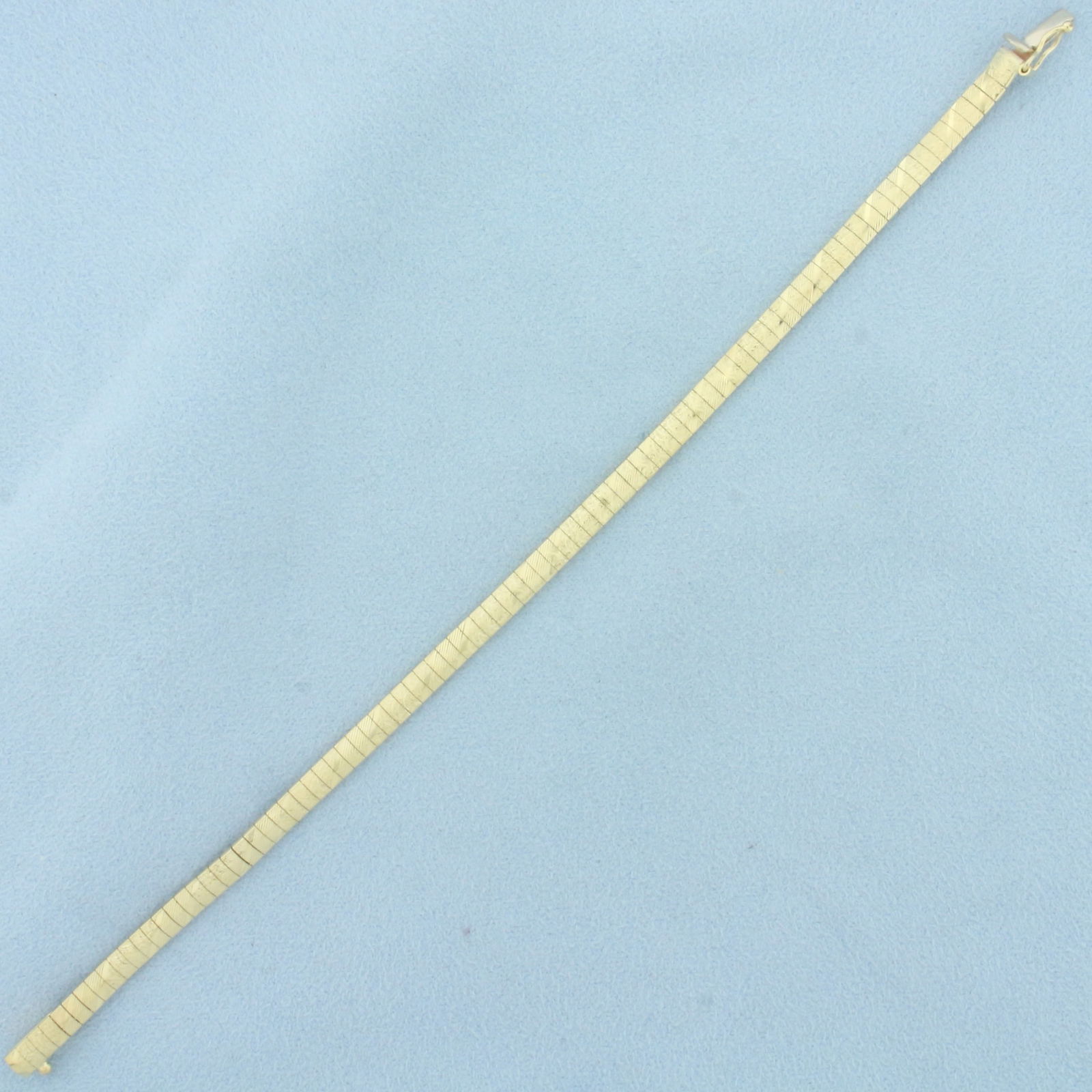 Italian Diamond Cut Striped Design Omega Bracelet in 14k Yellow Gold (1 of 2)