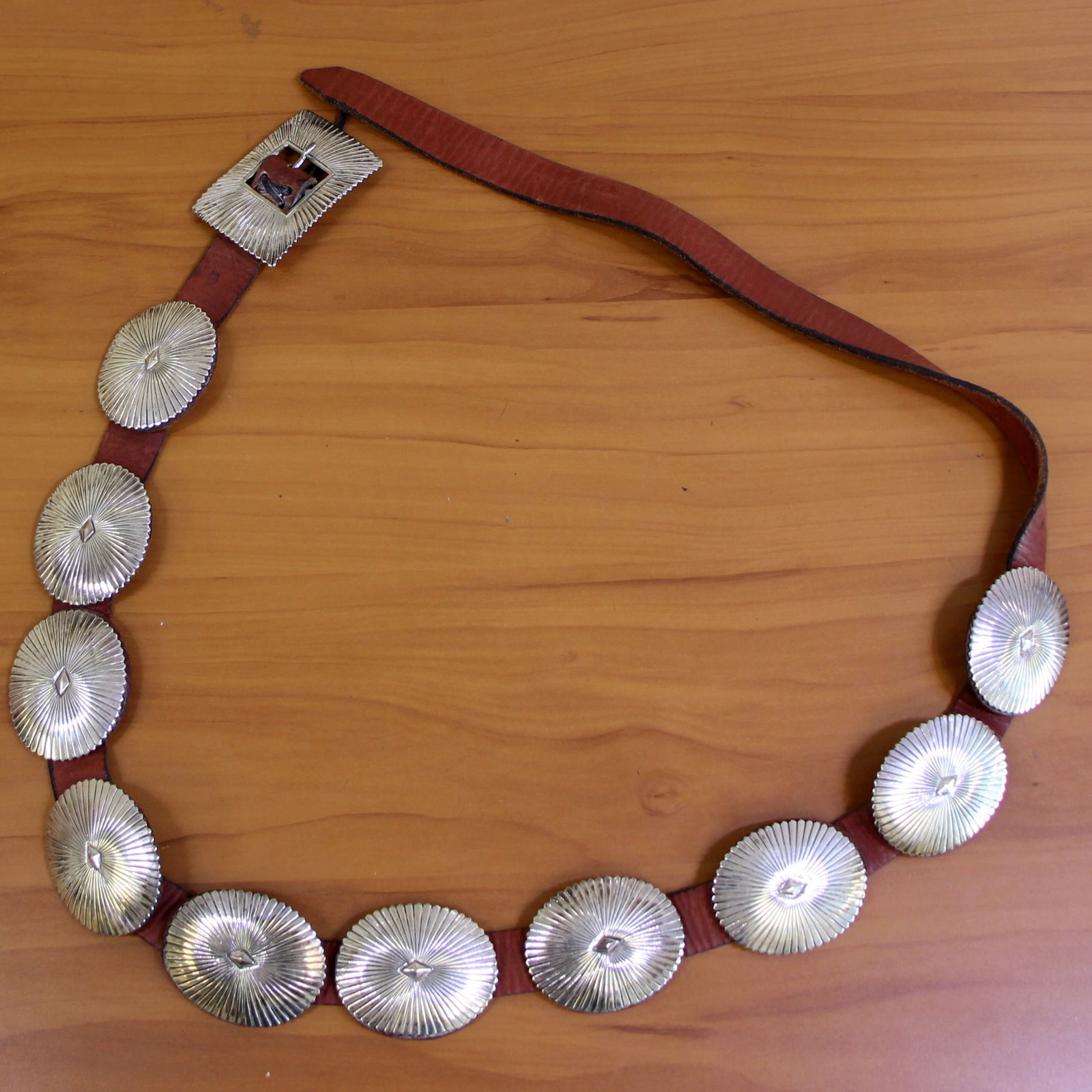 Gary Begay Navajo Sterling Silver Native American Concho Belt: In .925 sterling silver and leather. 48 inches long and leather is 7/8 inches wide. 402.2g.