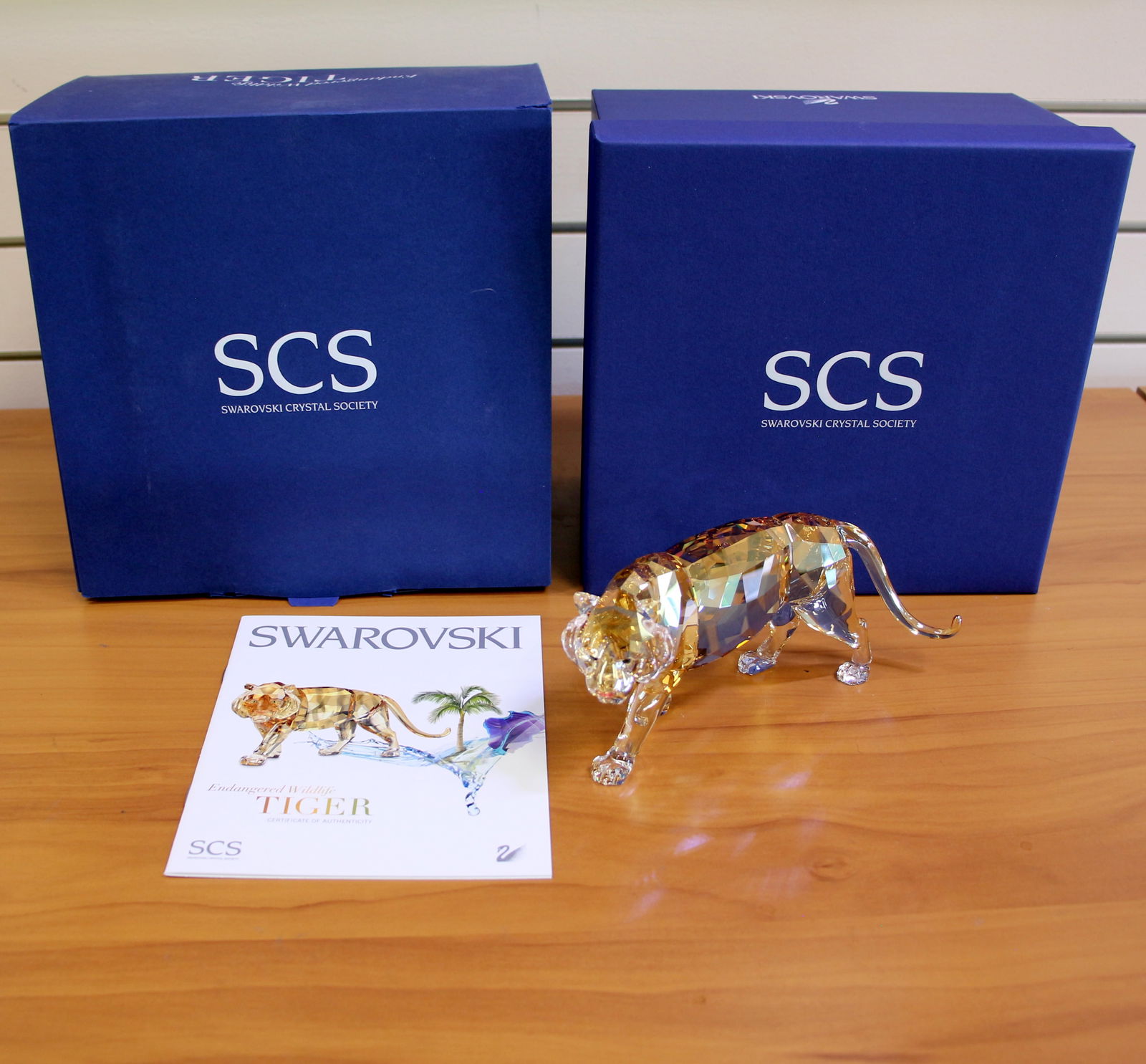 Swarovski Crystal 1003148 Endangered Wildlife Tiger 2010 with Box and COA (1 of 4)