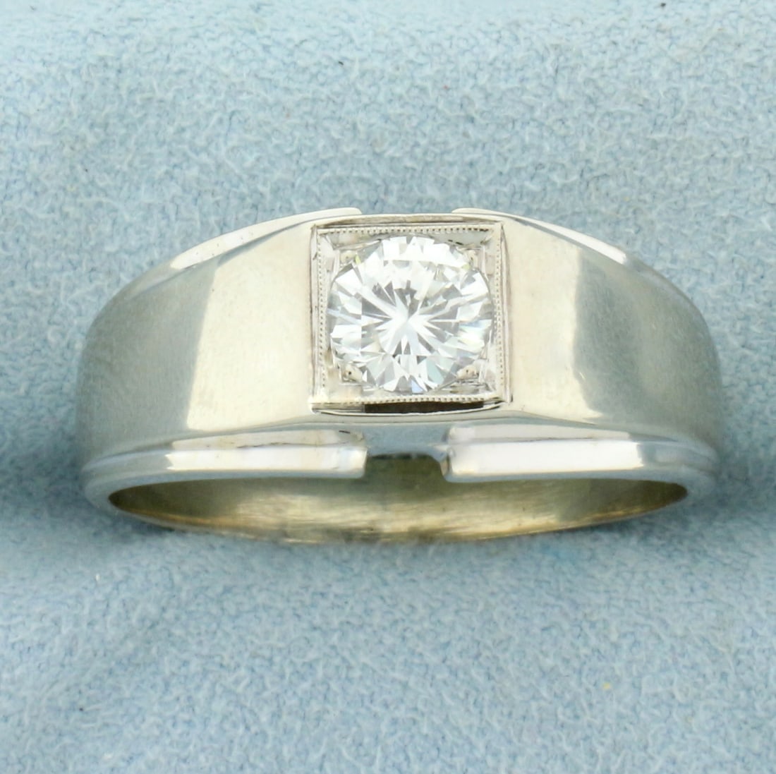 Mens 1ct Diamond Solitaire Ring in 14K White Gold: In 14K White Gold. Contains one high quality 1ct round brilliant diamond, SI1 clarity/F color, great cut for lots of sparkle and completely eye clean. Size 14. 8.3g