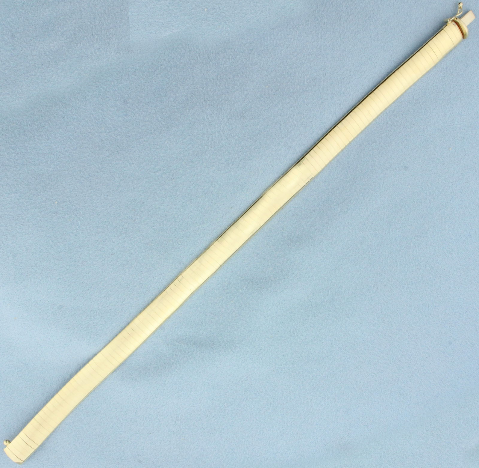 Italian Omega Link Bracelet in 14k Yellow Gold (1 of 2)