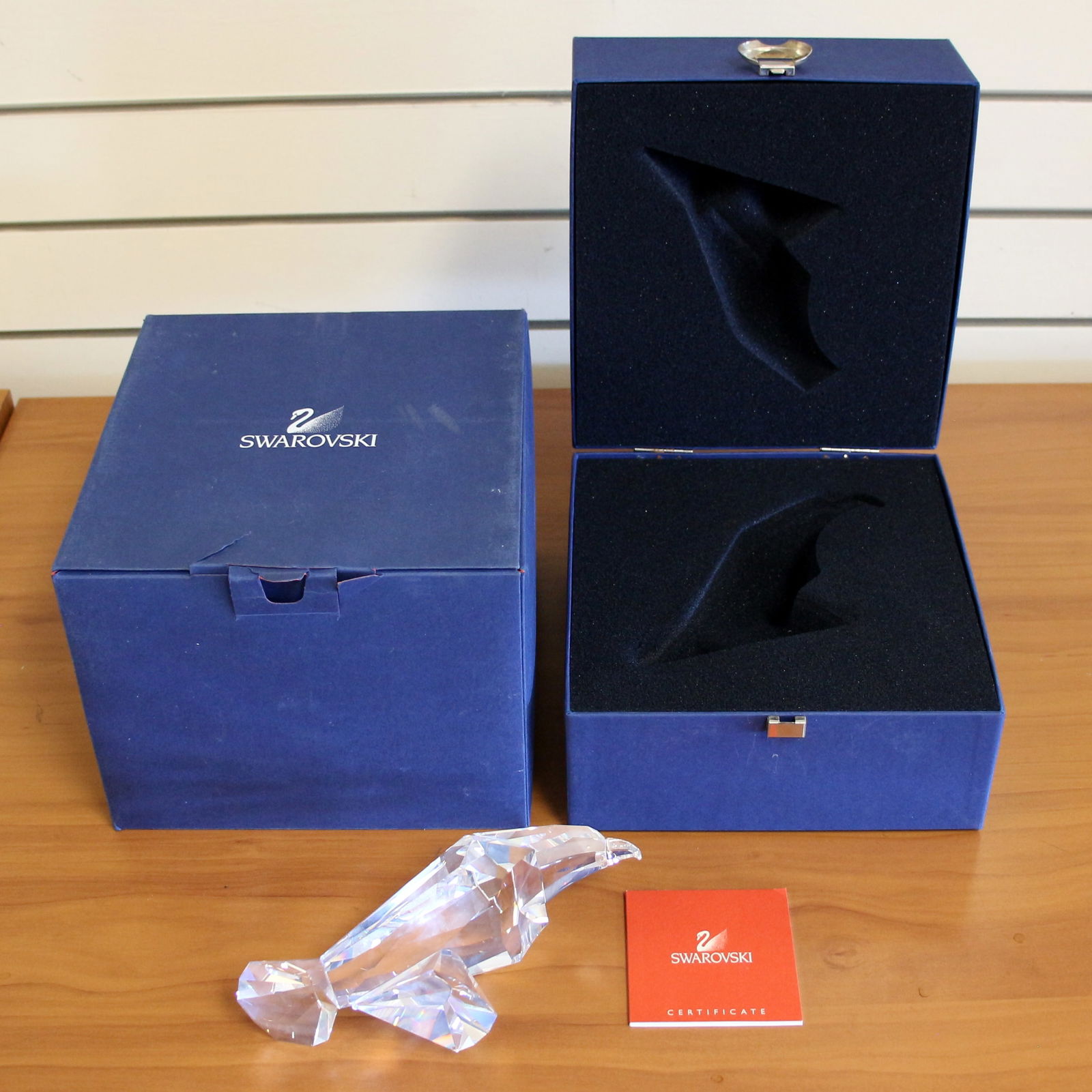 Swarovski Crystal The Eagle #624599 With Box and COA: #624599. Large piece in mint condition, no defects. In original box with Swarovski certificate.