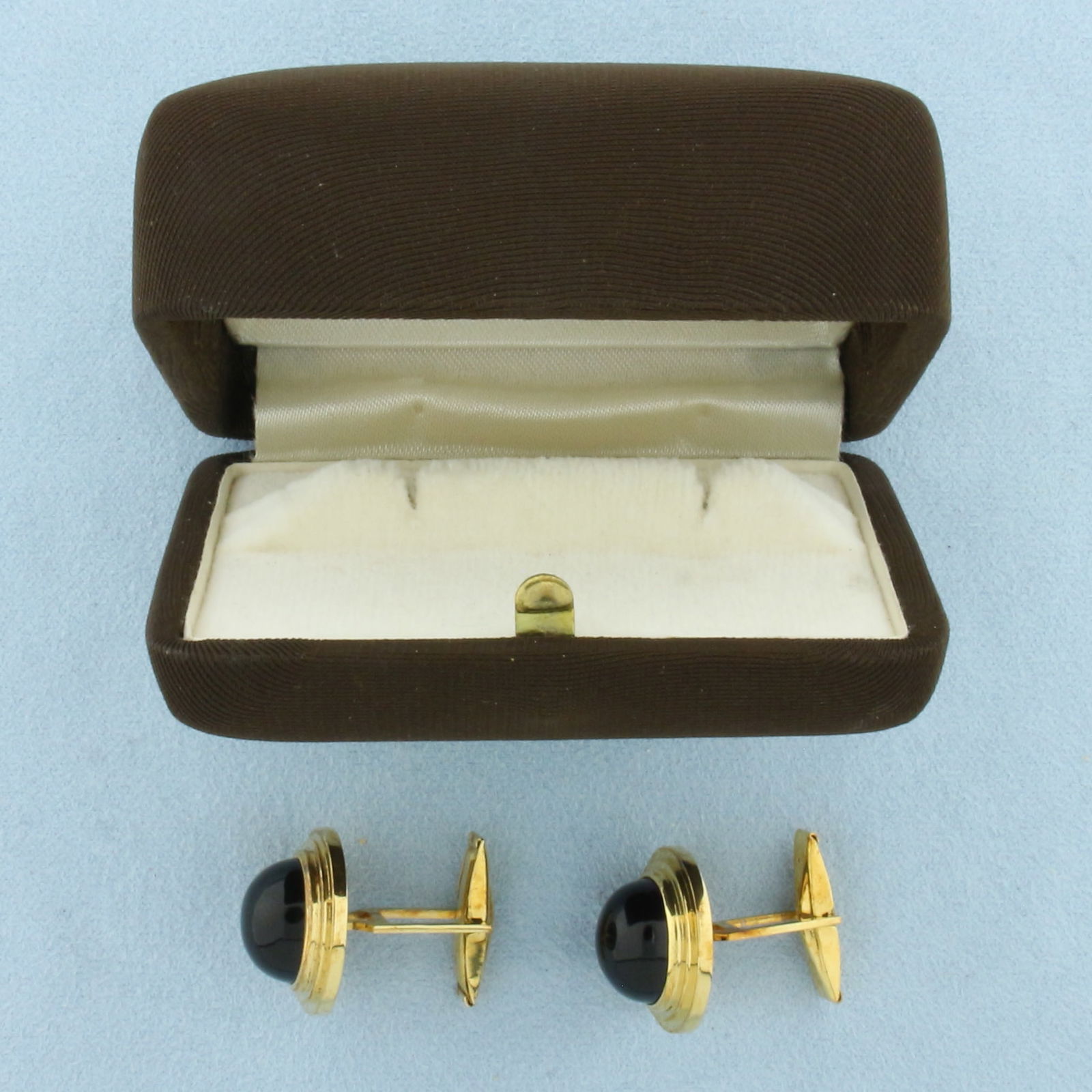 Vintage Amsterdam Saller Amethyst Cufflinks in 18k Yellow Gold: In 18k Yellow Gold. Contains two 13mm high quality natural Amethyst gemstones with intense color and excellent clarity. 3/4 inch long. 5/8 inch wide. Original box included. 15.4g.