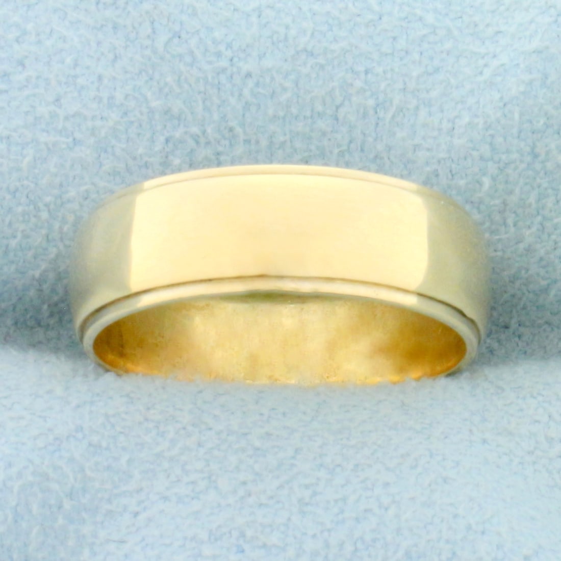 Womans Step Edge Wedding Band Ring in 14K Yellow Gold: In 14K Yellow Gold. 5.9mm wide. Size 6 1/2. 4.3g.