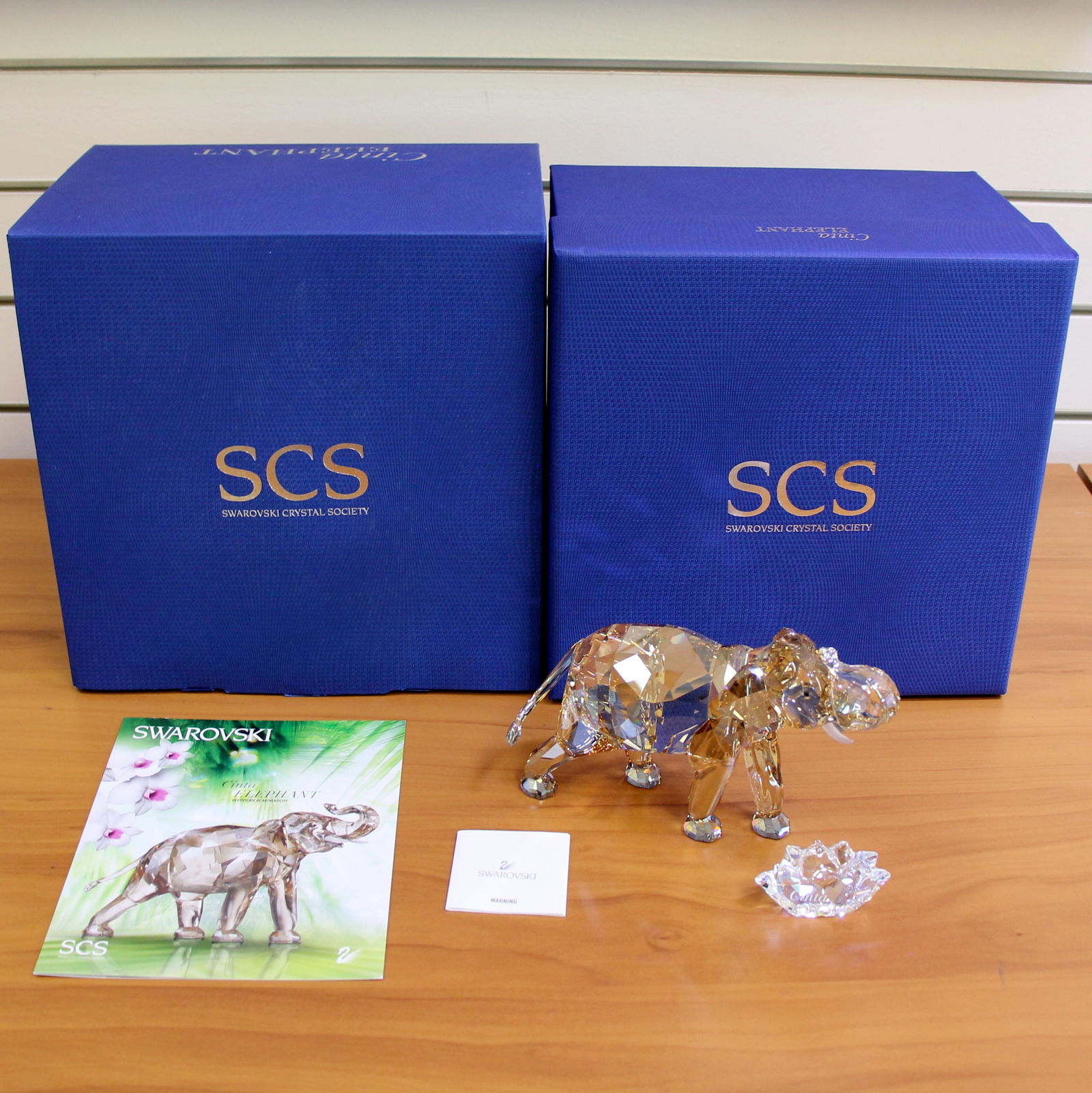 Swarovski Crystal 1137207 Cinta Elephant 2013 With Box and COA (1 of 4)