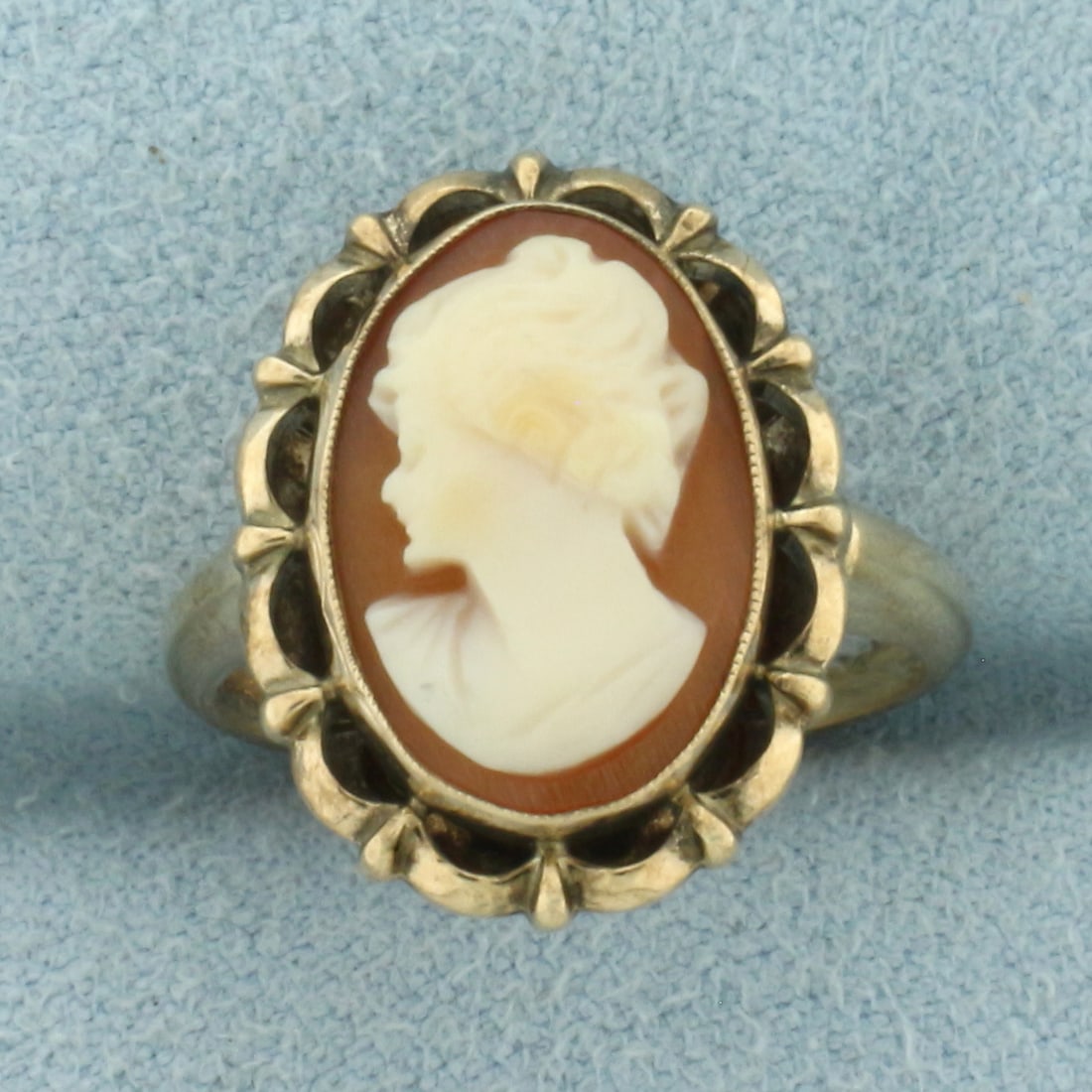 Vintage Cameo Ring in 10k Yellow Gold (1 of 4)