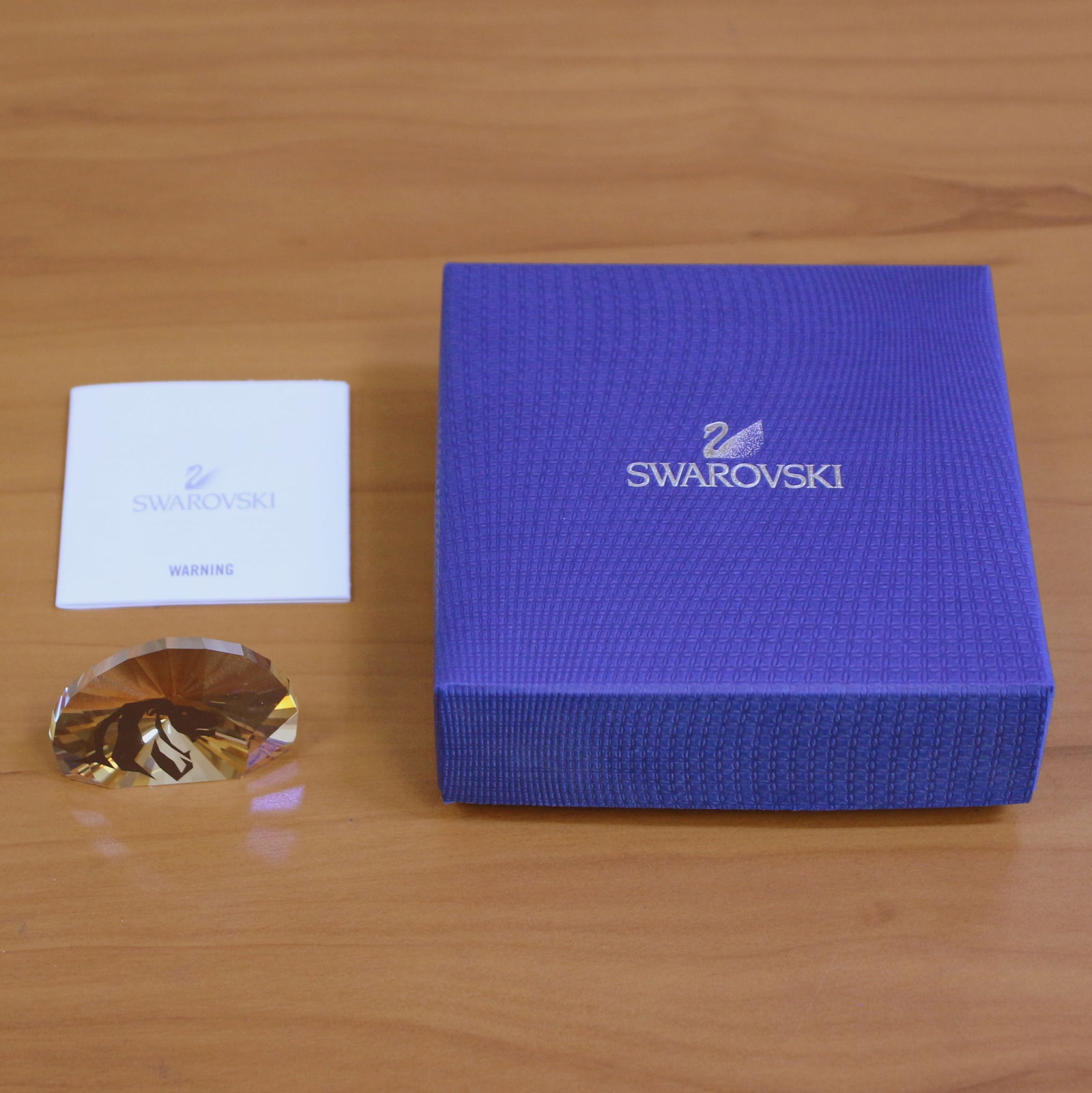 Swarovski Crystal 5135901 SCS PW Lionn Head Membership Gift with Box: Excellent condition with box.