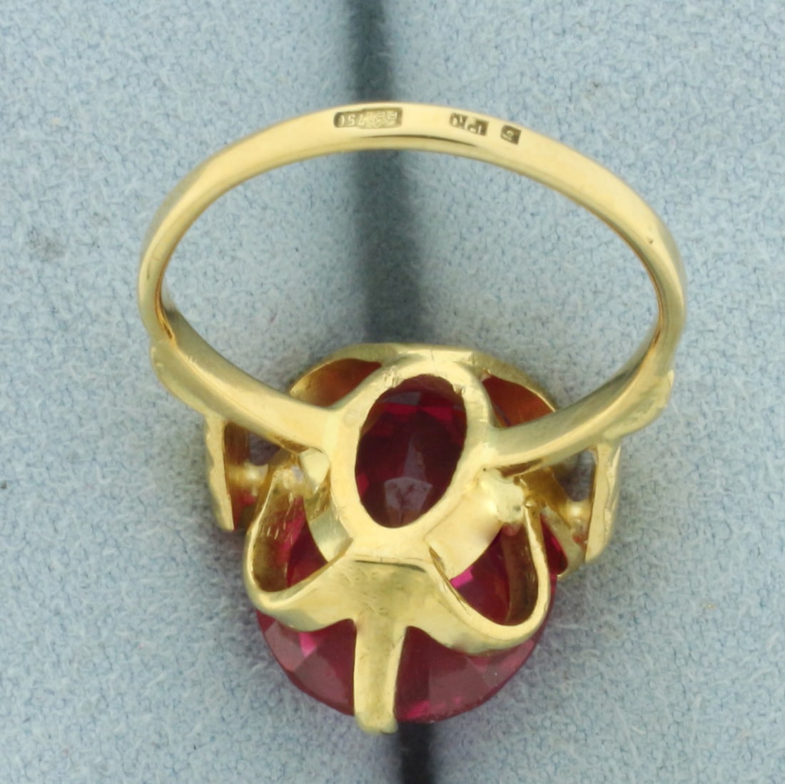 Vintage Lab Ruby Ring in 18k Yellow Gold - 4