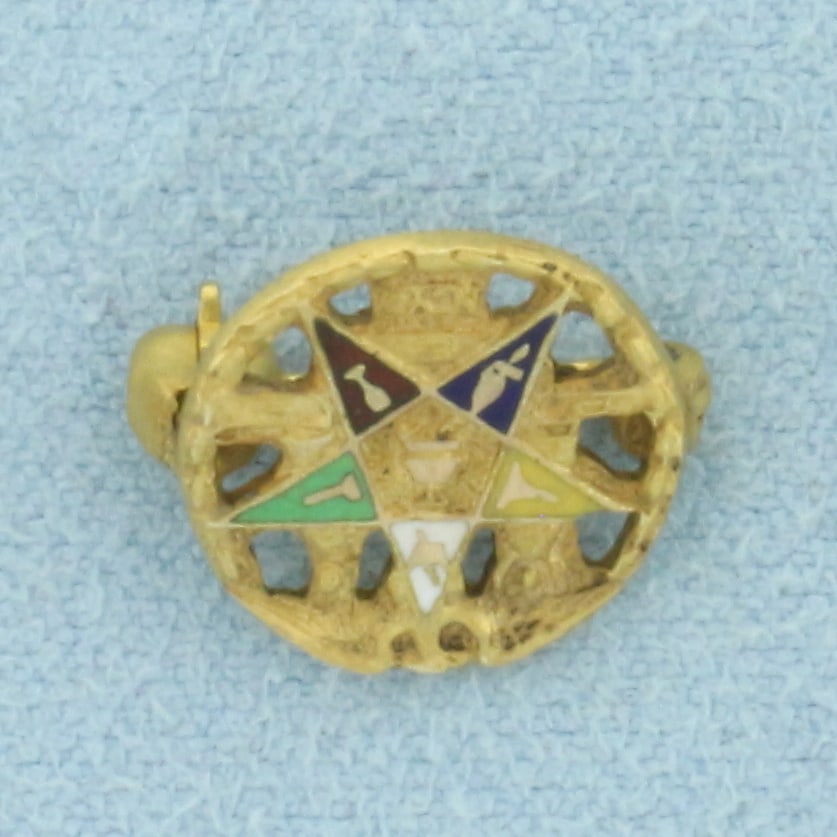 Vintage Order Of The Eastern Star Pin in 14k Yellow Gold: In 14k Yellow Gold. 3/8 inch long. 1/2 inch wide. 1.1g.