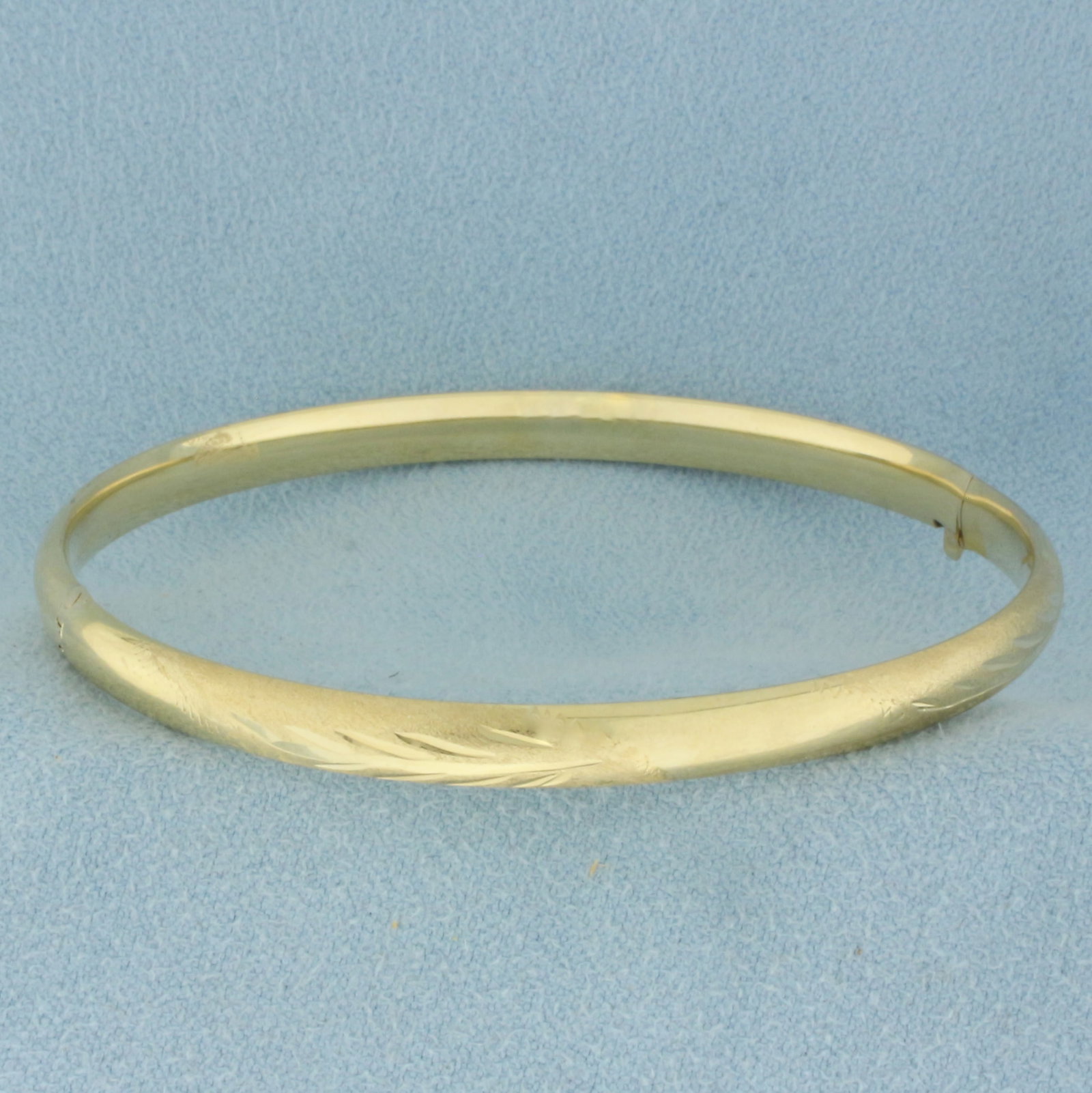 Leaf Nature Design Hinged Bangle Bracelet in 14k Yellow Gold (1 of 3)