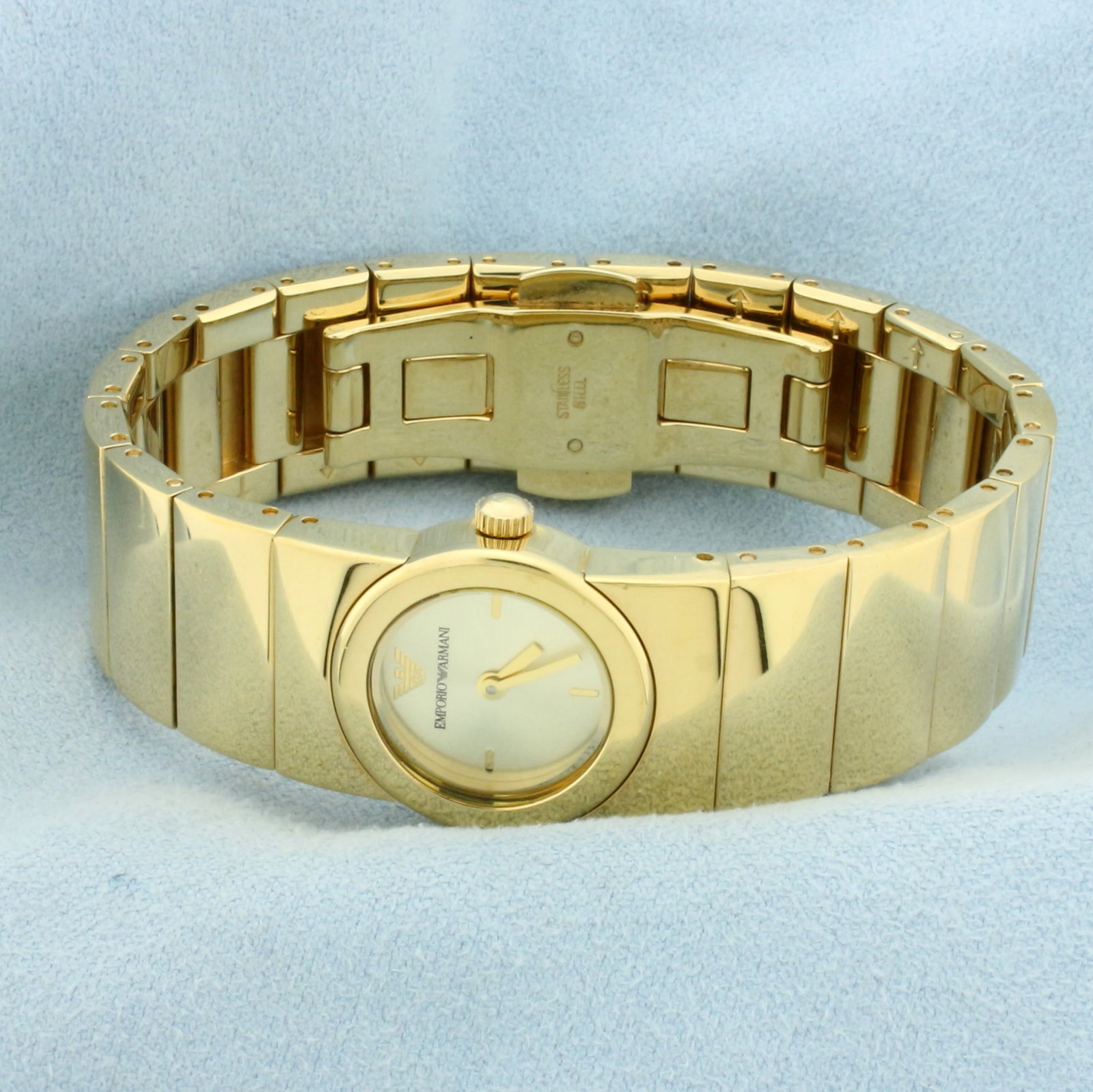 Emporio Armani AR-5443 Ladies Quartz Watch: In Gold Plated Stainless Steel. Quartz movement. Runs great - new battery. Fantastic condition.