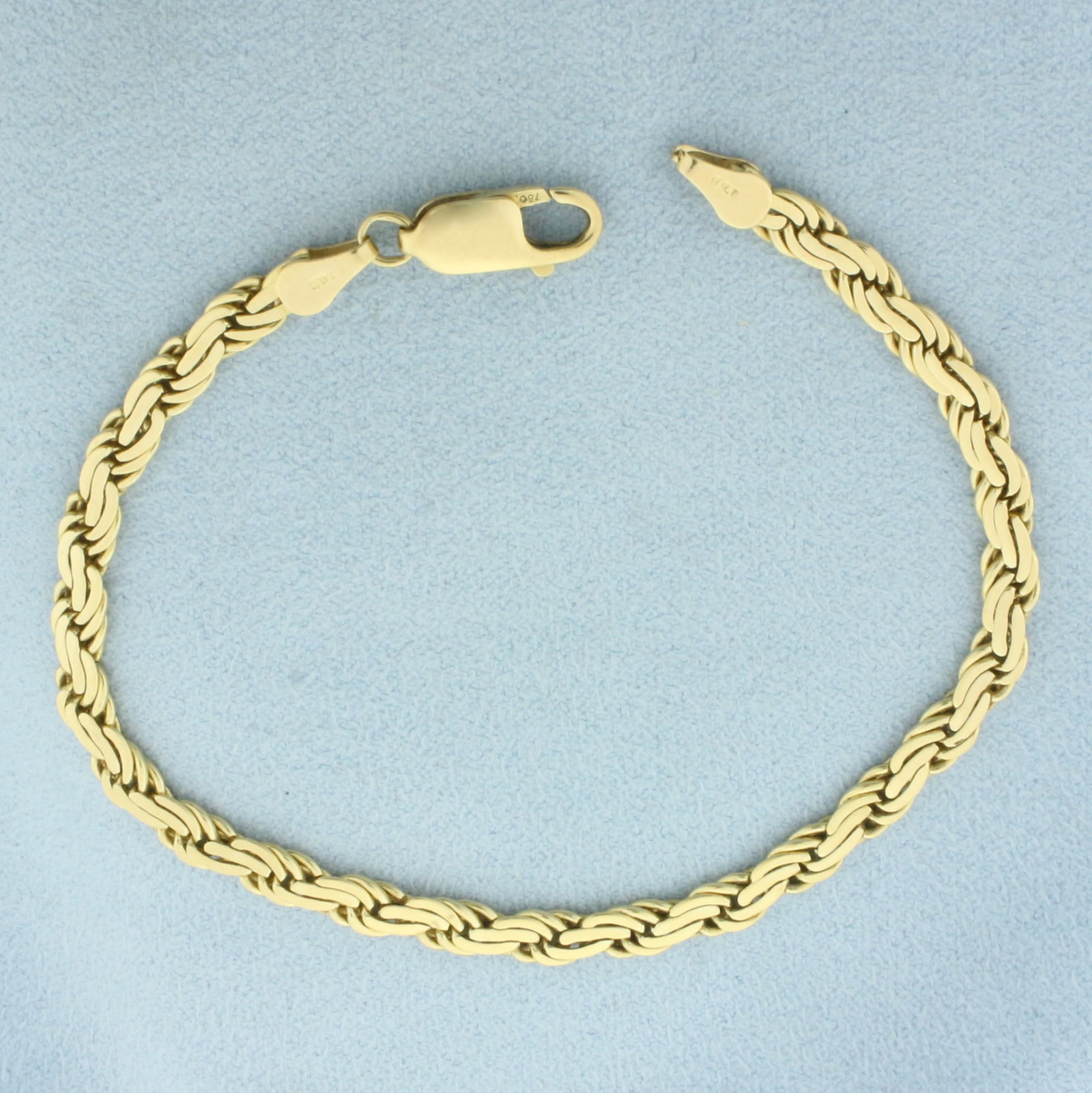 Italian Boston Link Chain Bracelet in 18k Yellow Gold: In 18k Yellow Gold. 7 1/2 inches long. 4.2mm wide. Italian made. Lobster clasp. 10.5g.