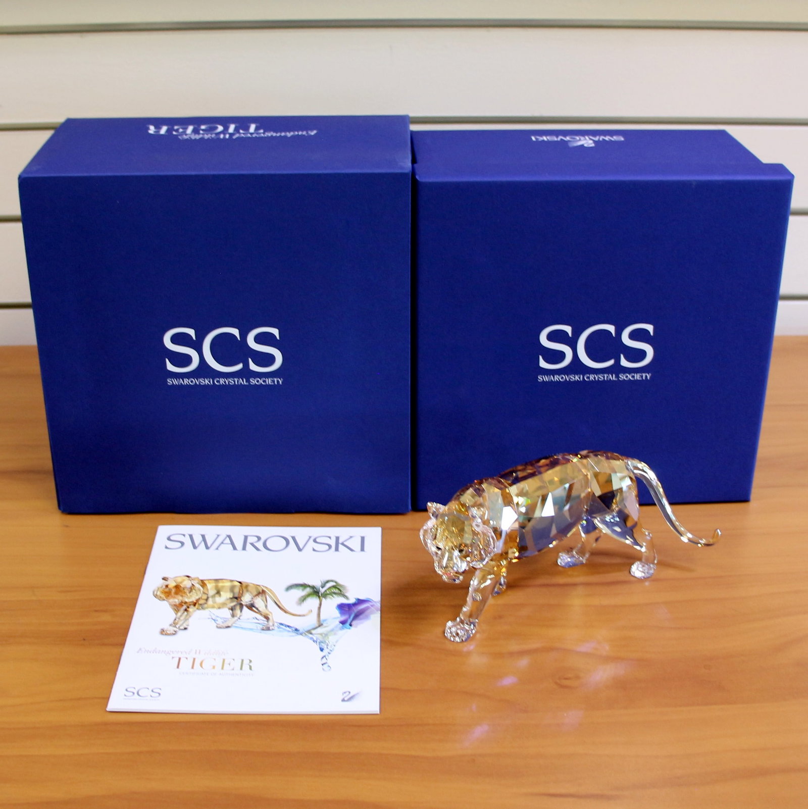 Swarovski Crystal 1003148 Endangered Wildlife Tiger 2010 with Box and COA (1 of 4)