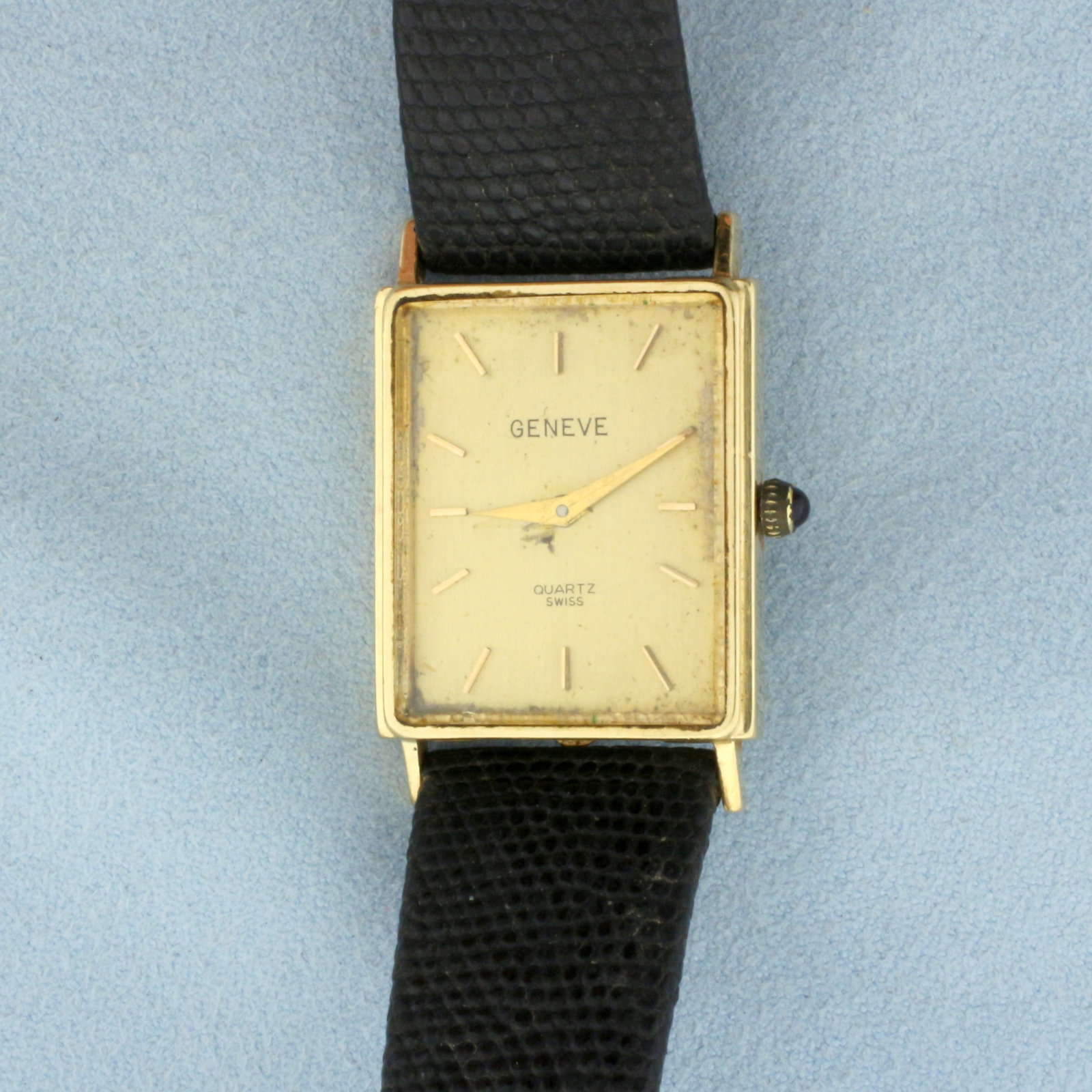 Vintage Geneve Swiss Quartz Watch Solid 14k Yellow Gold Case: Solid 14k Yellow Gold case. 27mm long case. Lizard strap. Swiss Quartz movement, new battery, runs great. 19.3g.