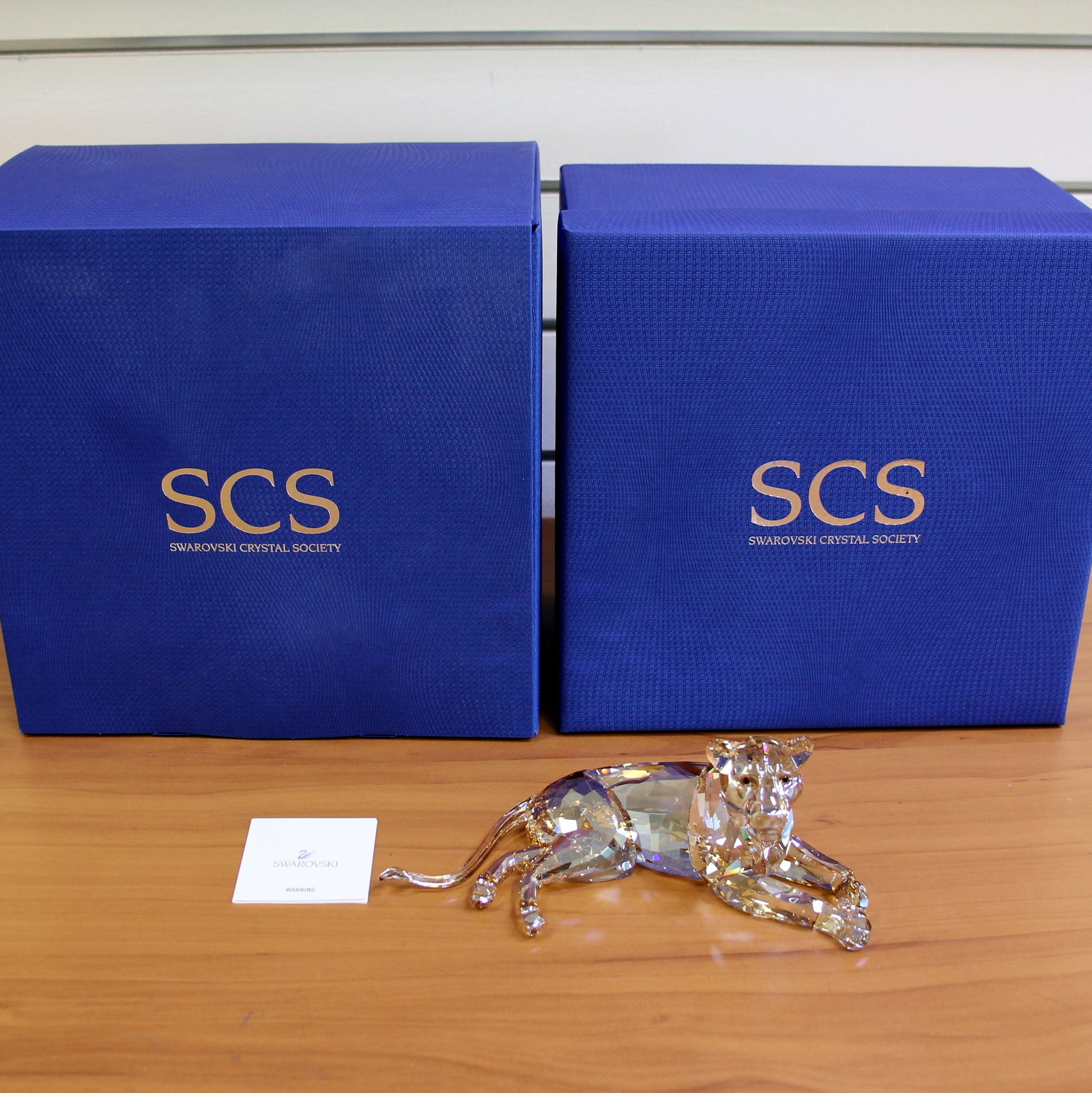 Swarovski Crystal 5135895 SCS Lion Mother Annual Edition Figurine with Box: Excellent condition with original box. Special caramel iridescent color.