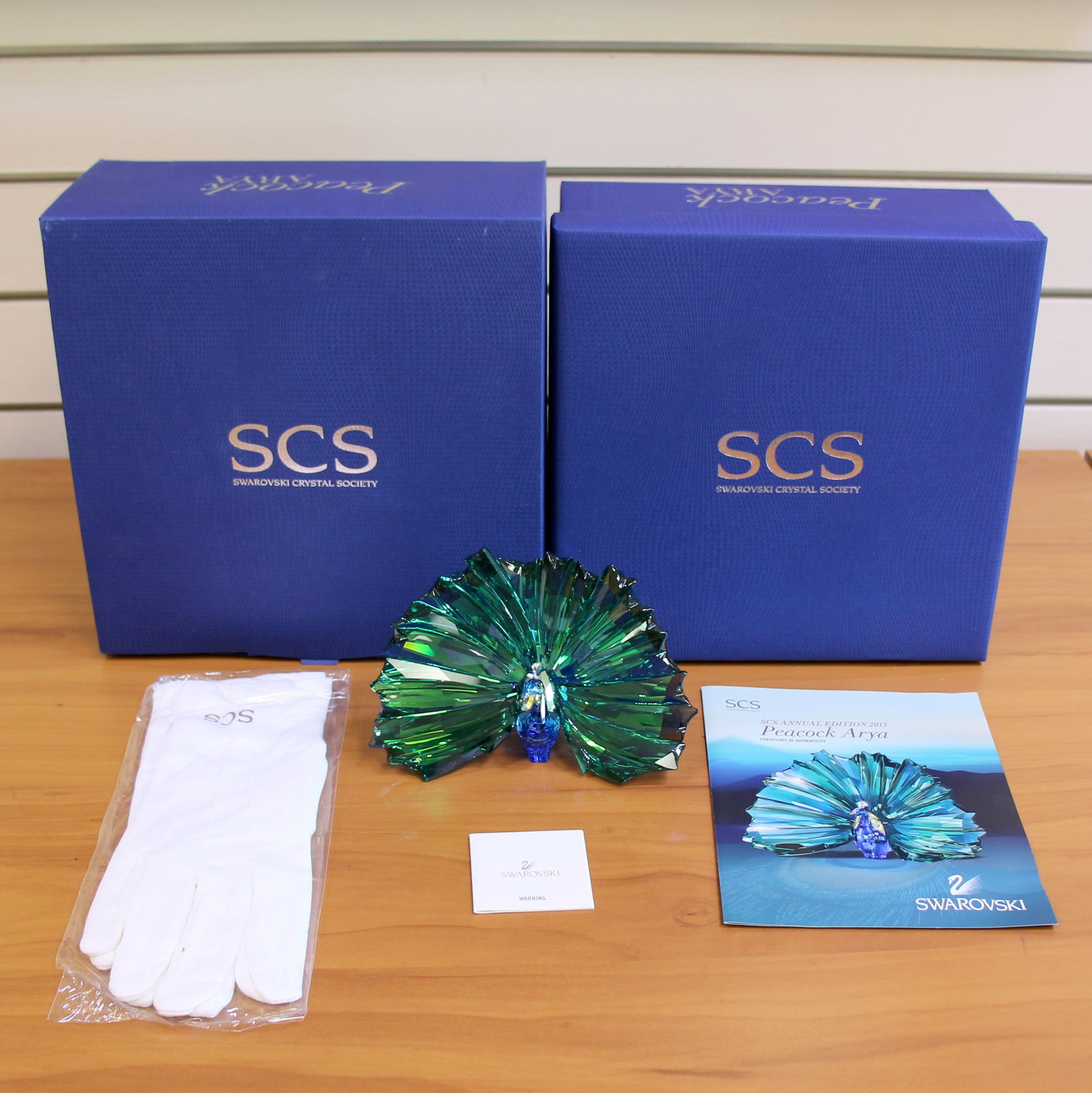 Swarovski Crystal 5063694 Peacock Arya SCS A.E. 2015 with Box and COA: Excellent condition with box and certificate.