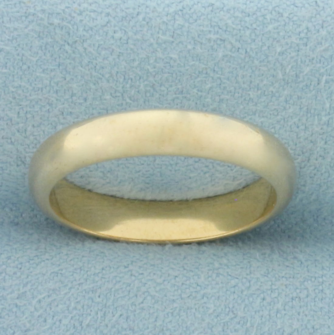 4mm Half Dome Wedding Band Ring in 14k Yellow Gold: In 14k Yellow Gold. 4mm wide. Size 8 1/2. 4.8g.