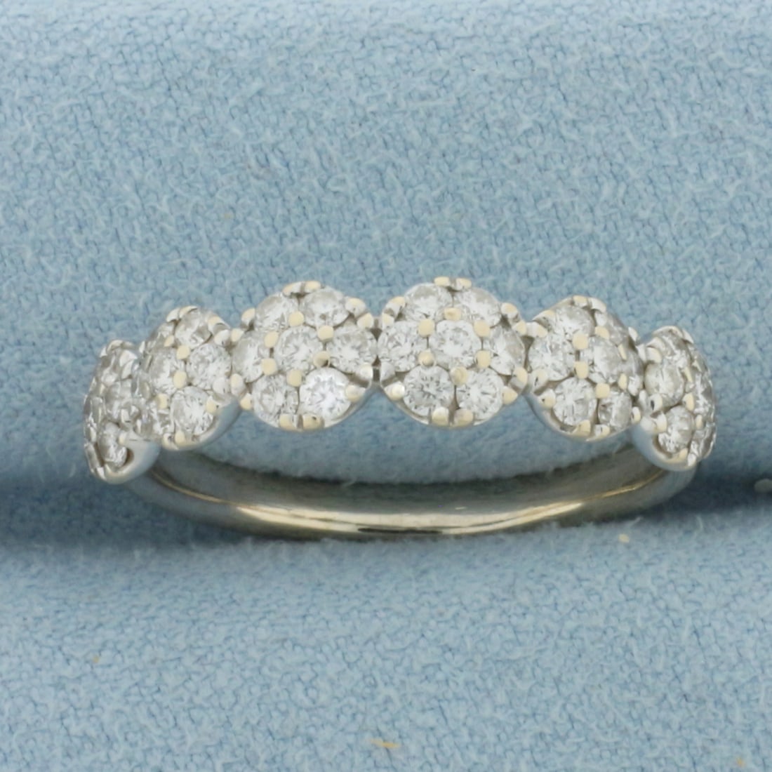 Diamond Flower Design Ring in 14k White Gold: In 14k White Gold. Contains forty-two high quality diamonds, 1ct TW, VS clarity/G color. 5.6mm wide. Size 9. 4.6g.