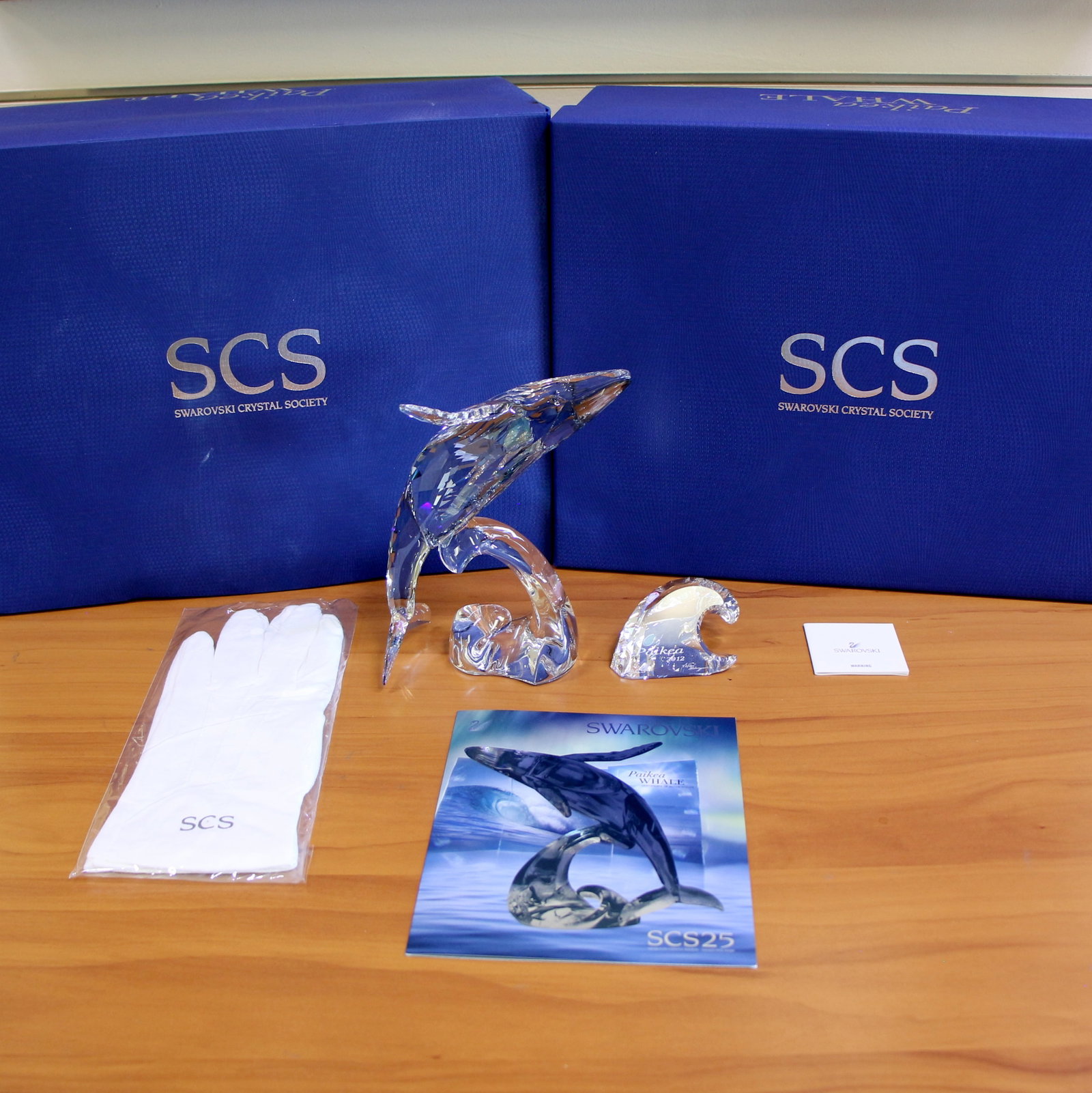 Swarovski Crystal 1095228 Paikea Whale 2012 STS with Box and COA: Excellent condition with original box and certificate.