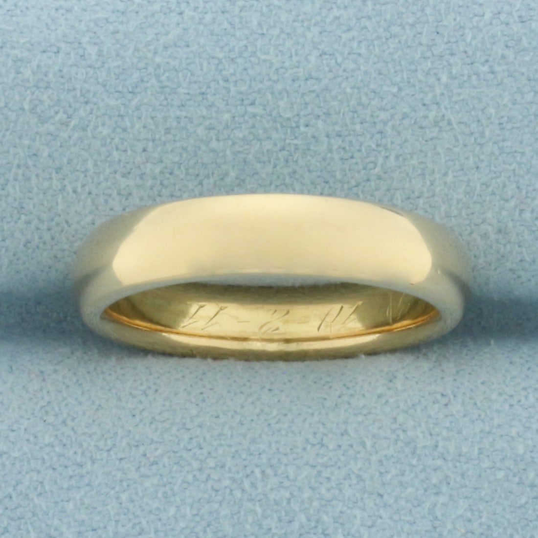 Antique Wedding Band Ring in 18k Yellow Gold (1 of 2)