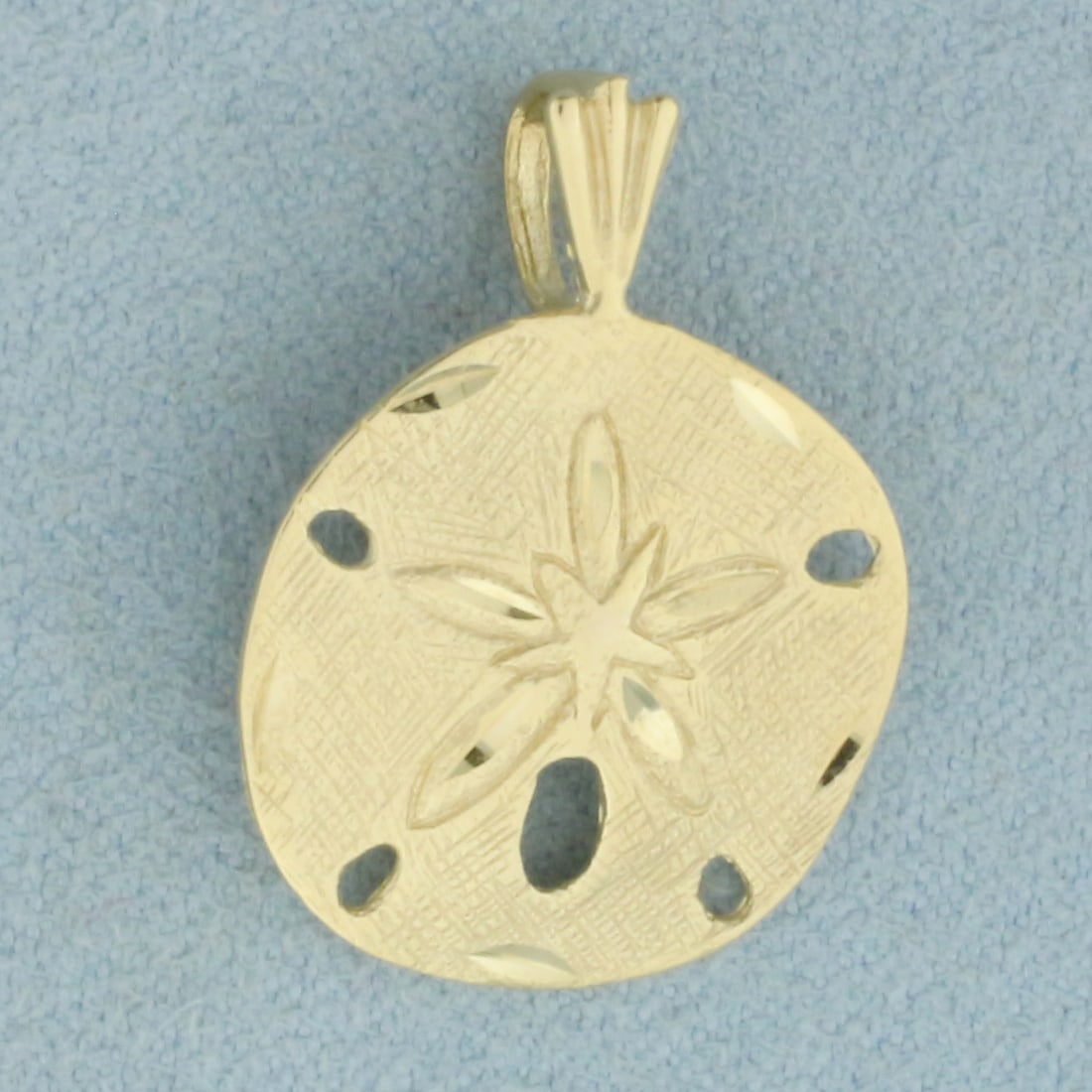 Sand Dollar Diamond Cut Pendant in 14k Yellow Gold