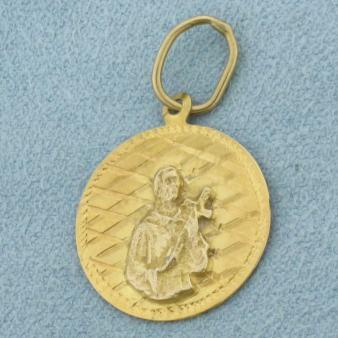 Saint Francis Charm in 18k Yellow Gold