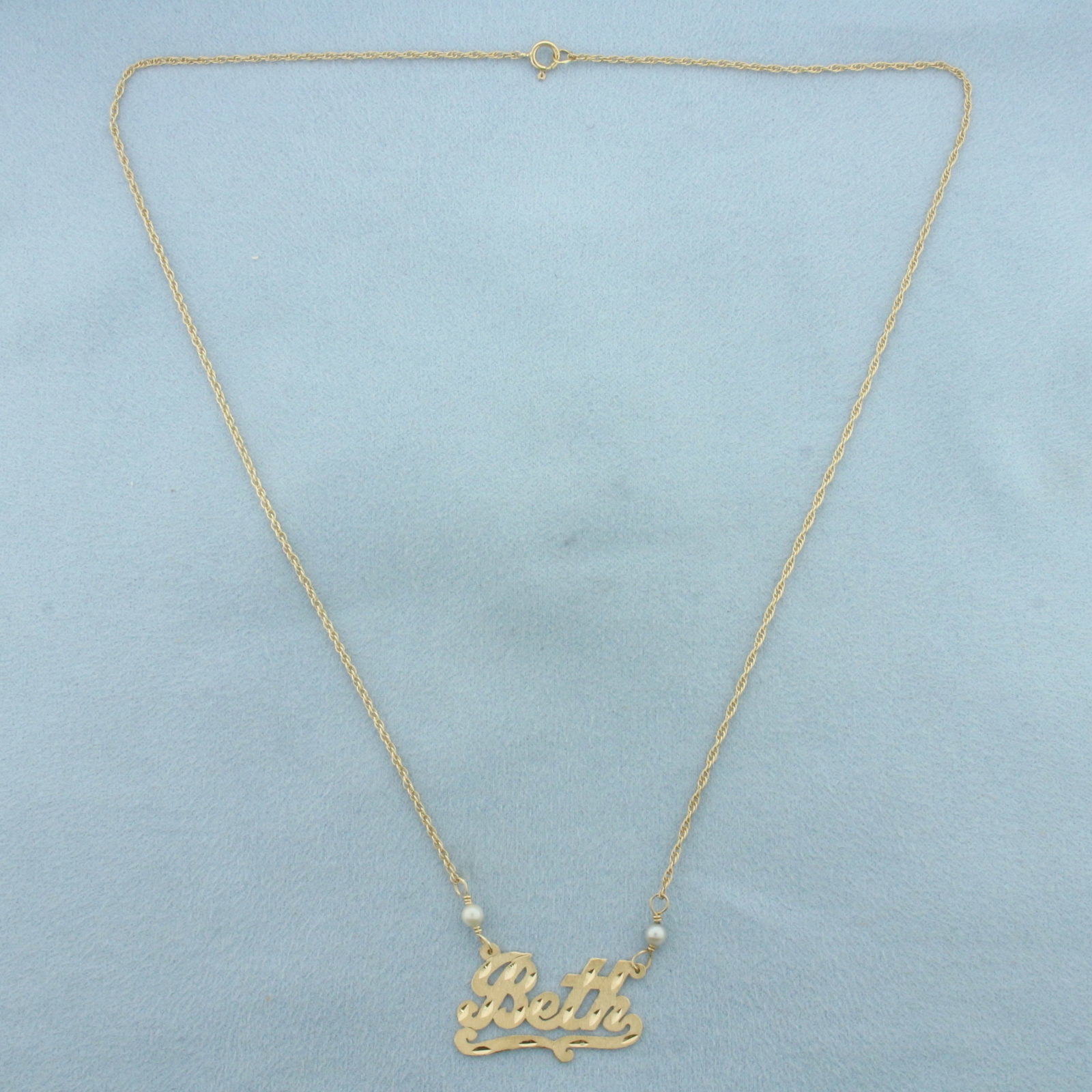 Beth Name Necklace in 14k Yellow Gold