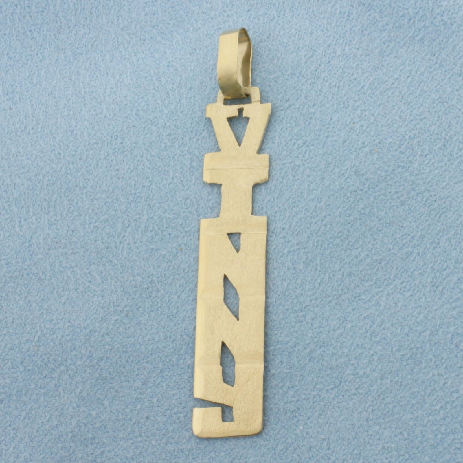 Vinny Name Pendant in 14k Yellow Gold