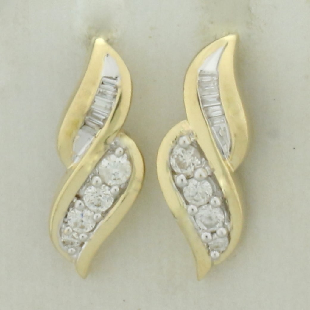 Baguette and Round Diamond Drop Earrings in 14K Yellow Gold