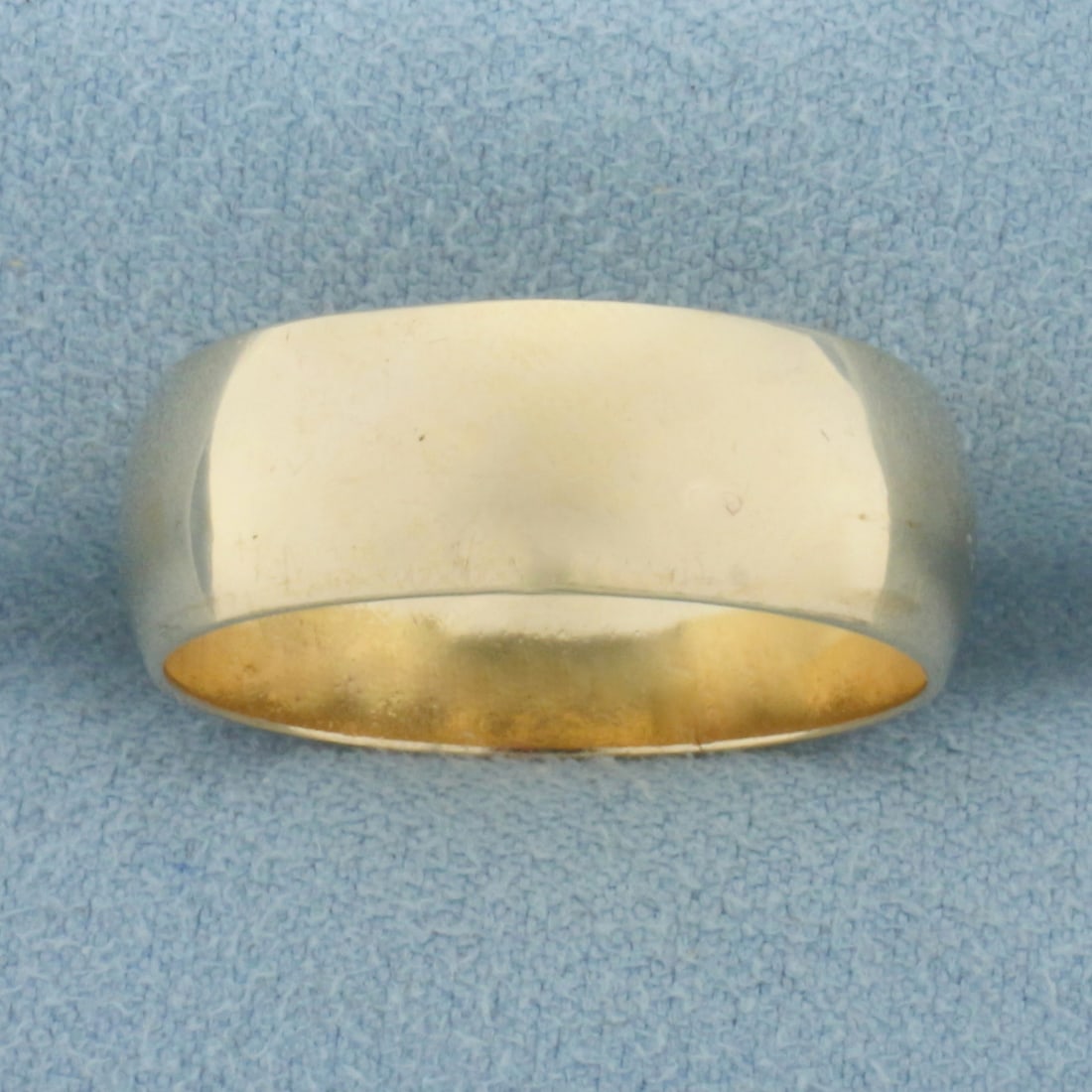 Mens Wide High Polish Wedding Band Ring in 14k Yellow Gold: In 14k Yellow Gold. 8mm wide. Size 11 1/2. 8.5g.