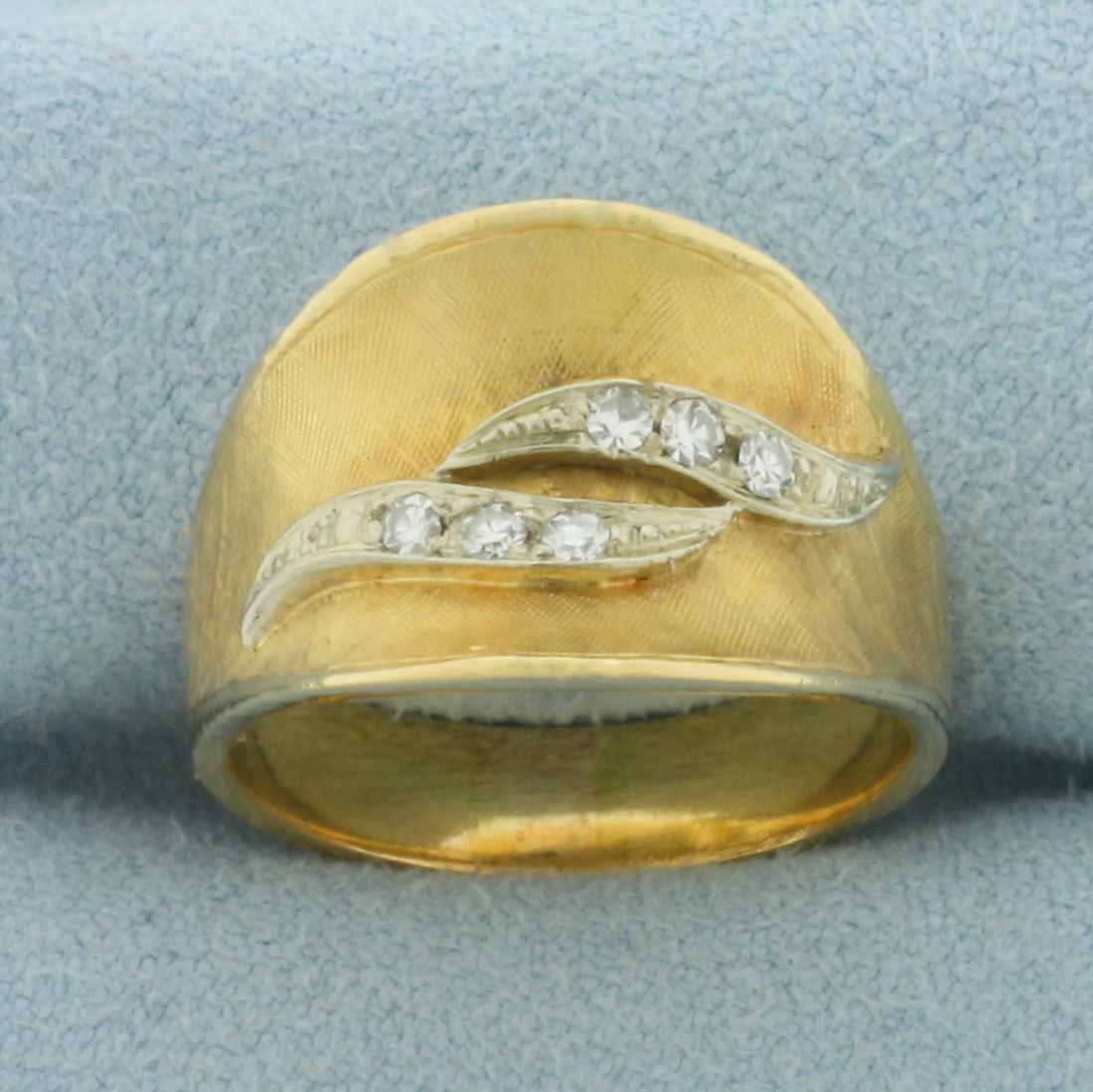 Wave Design Diamond Ring in 18k Yellow Gold