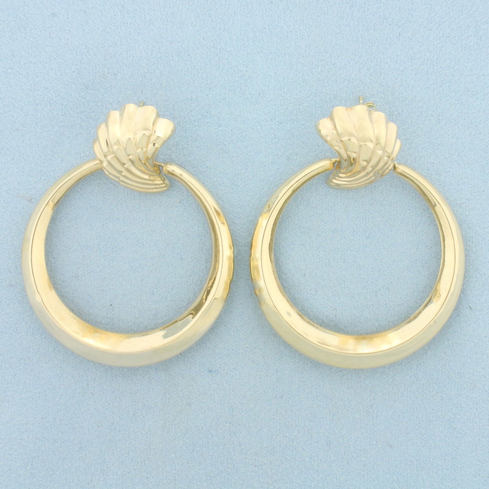 Seashell Hoop Earrings in 14k Yellow Gold