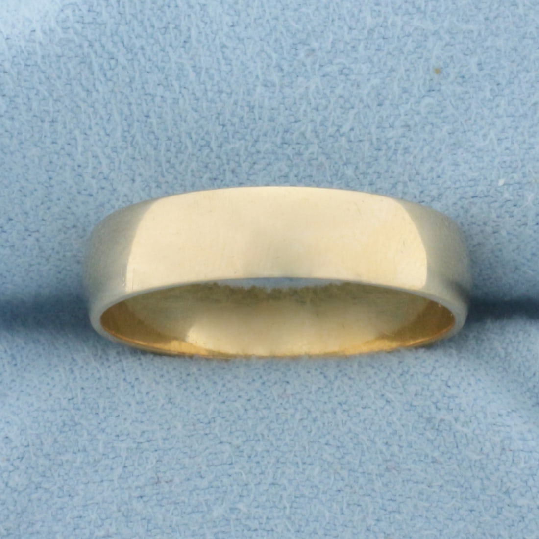 Mens Traditional Wedding Band Ring in 14K Yellow Gold