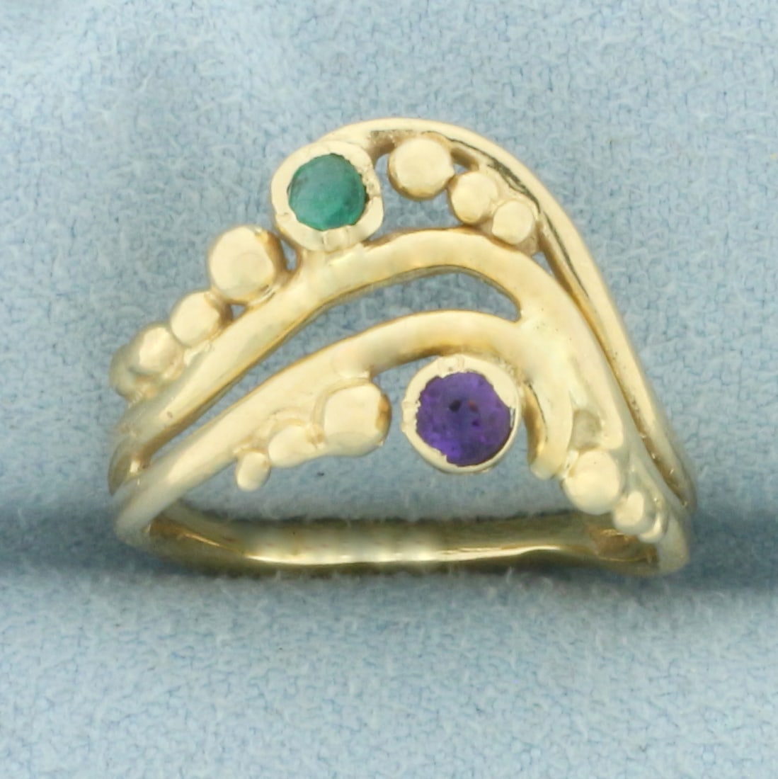 Antique Emerald and Amethyst Ring in 14k Yellow Gold