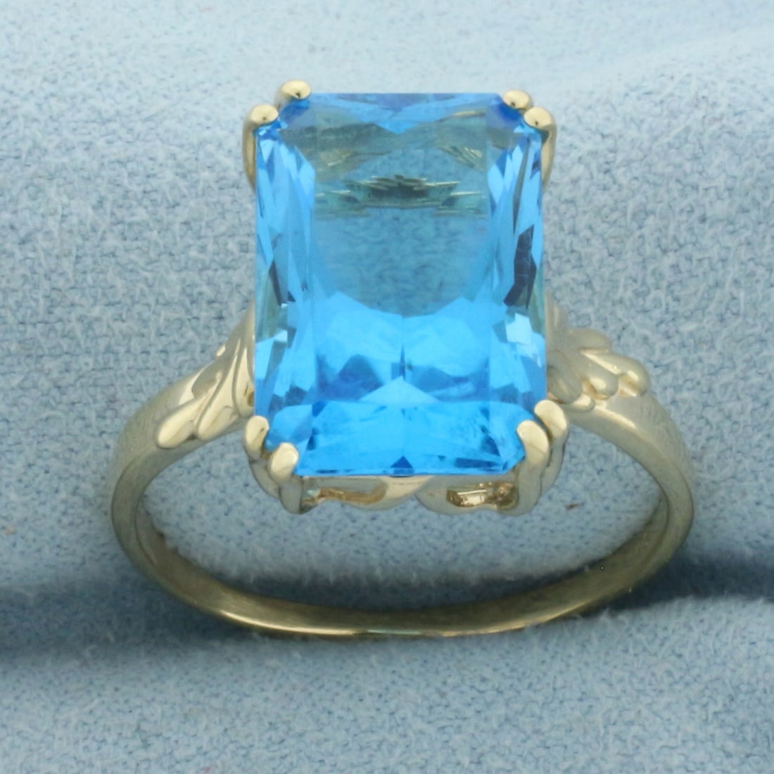 Swiss Blue Topaz Solitaire Ring in 14k Yellow Gold