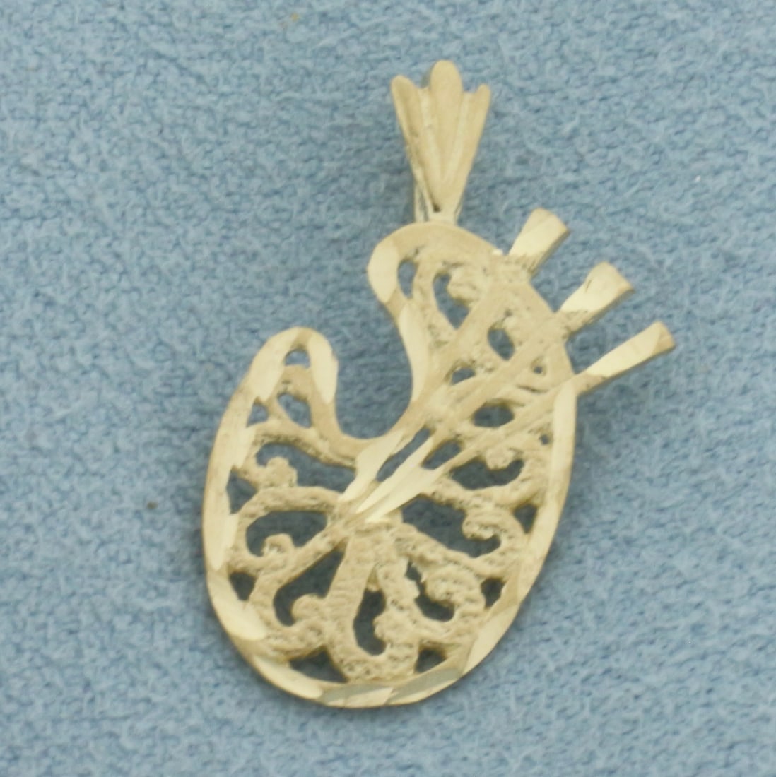 Painter's Palette and Paint Brushes Pendant in 14k Yellow Gold: In 14k Yellow Gold. 7/8 inch long (including bale). 1/2 inch wide at widest. 1.0g.