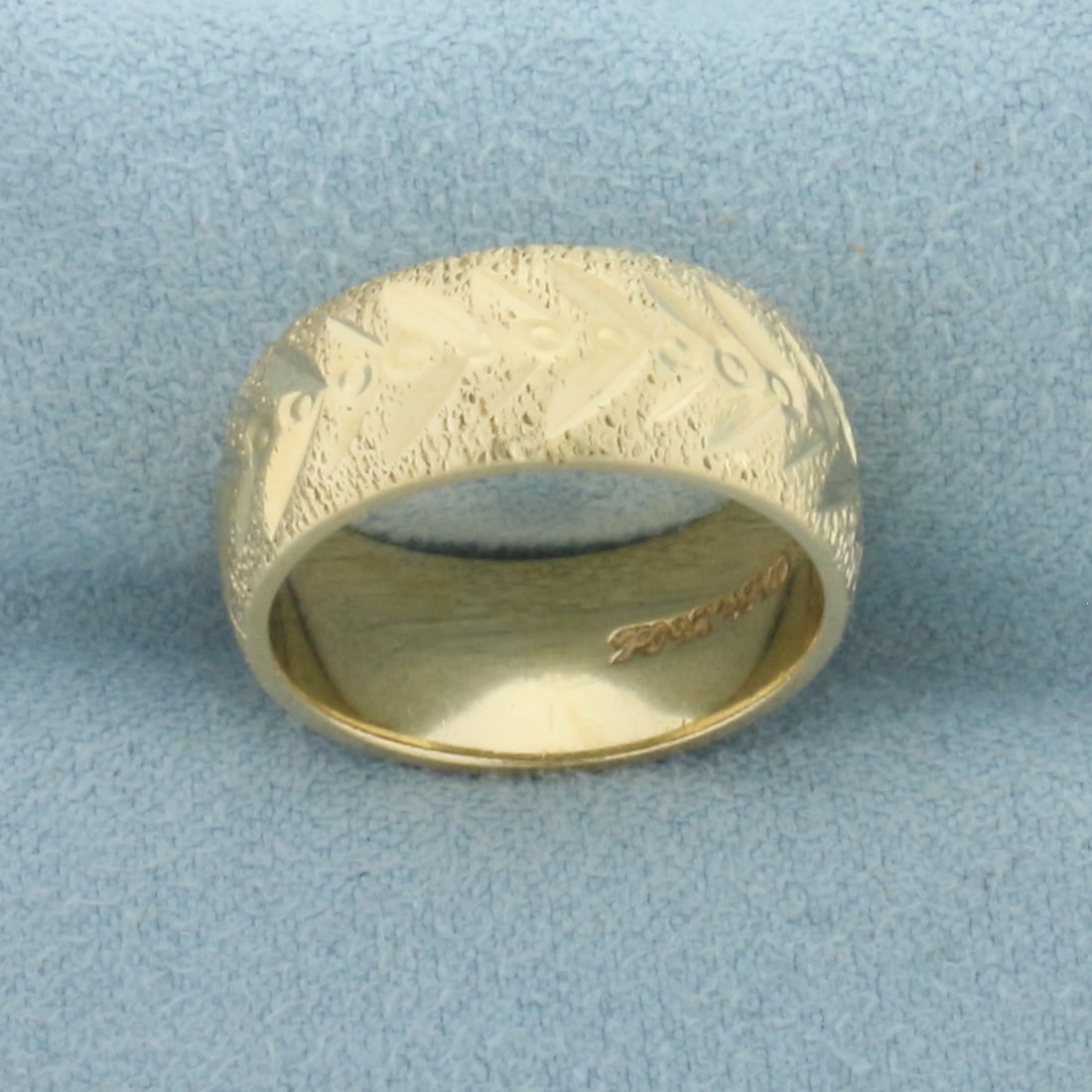 Chevron Design Wedding Band Ring in 14k Yellow Gold