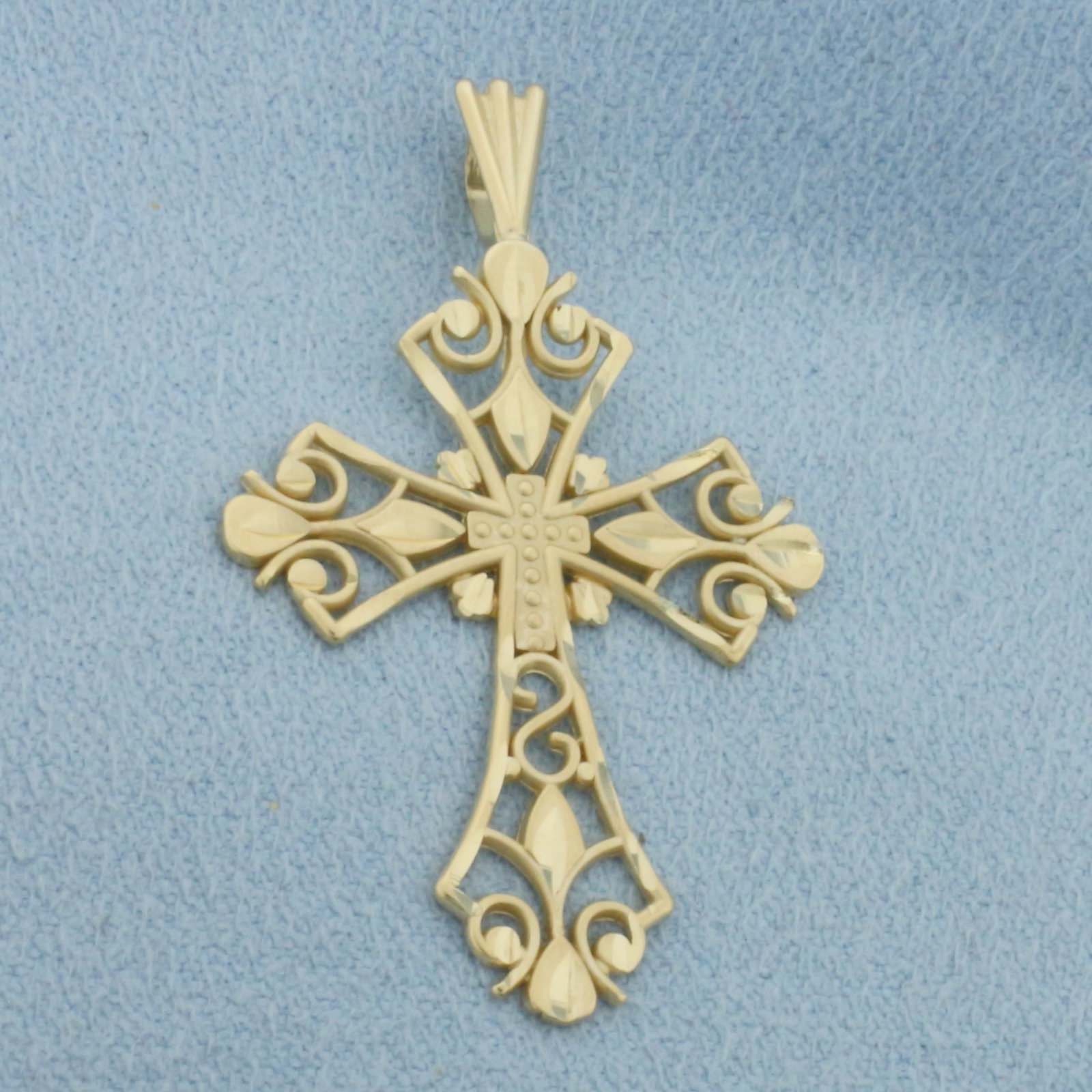 Filigree Cross Pendant in 14k Yellow Gold