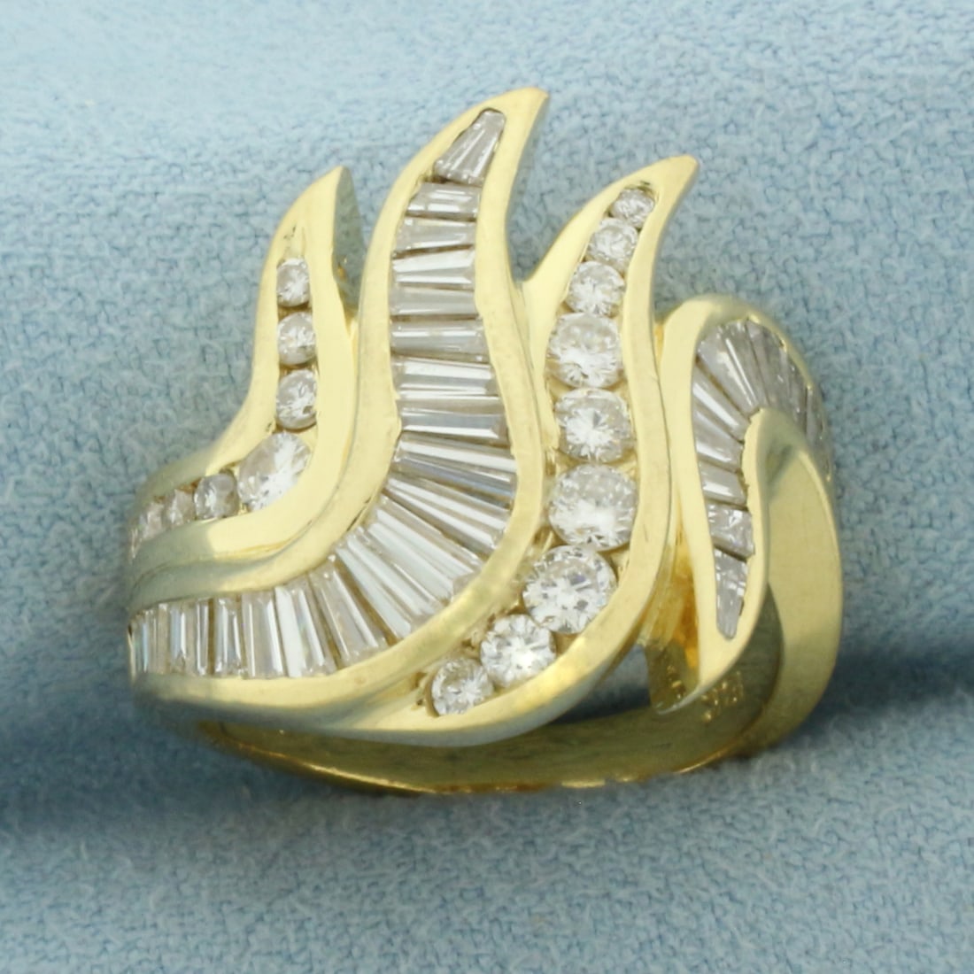 Baguette and Round Diamond Cocktail Ring in 18K Yellow Gold