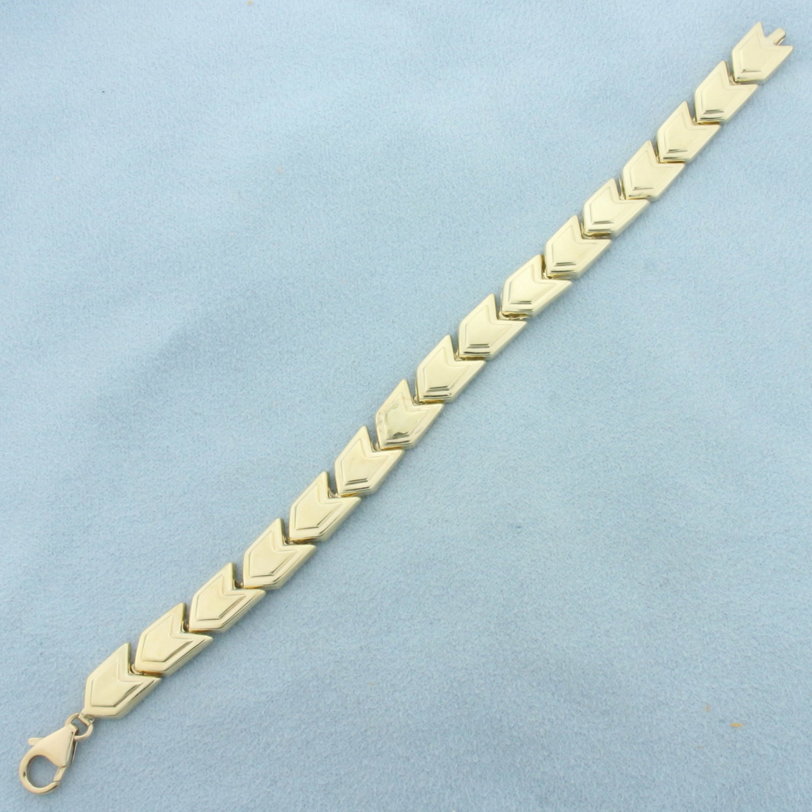 Italian Chevron Link Bracelet in 10k Yellow Gold