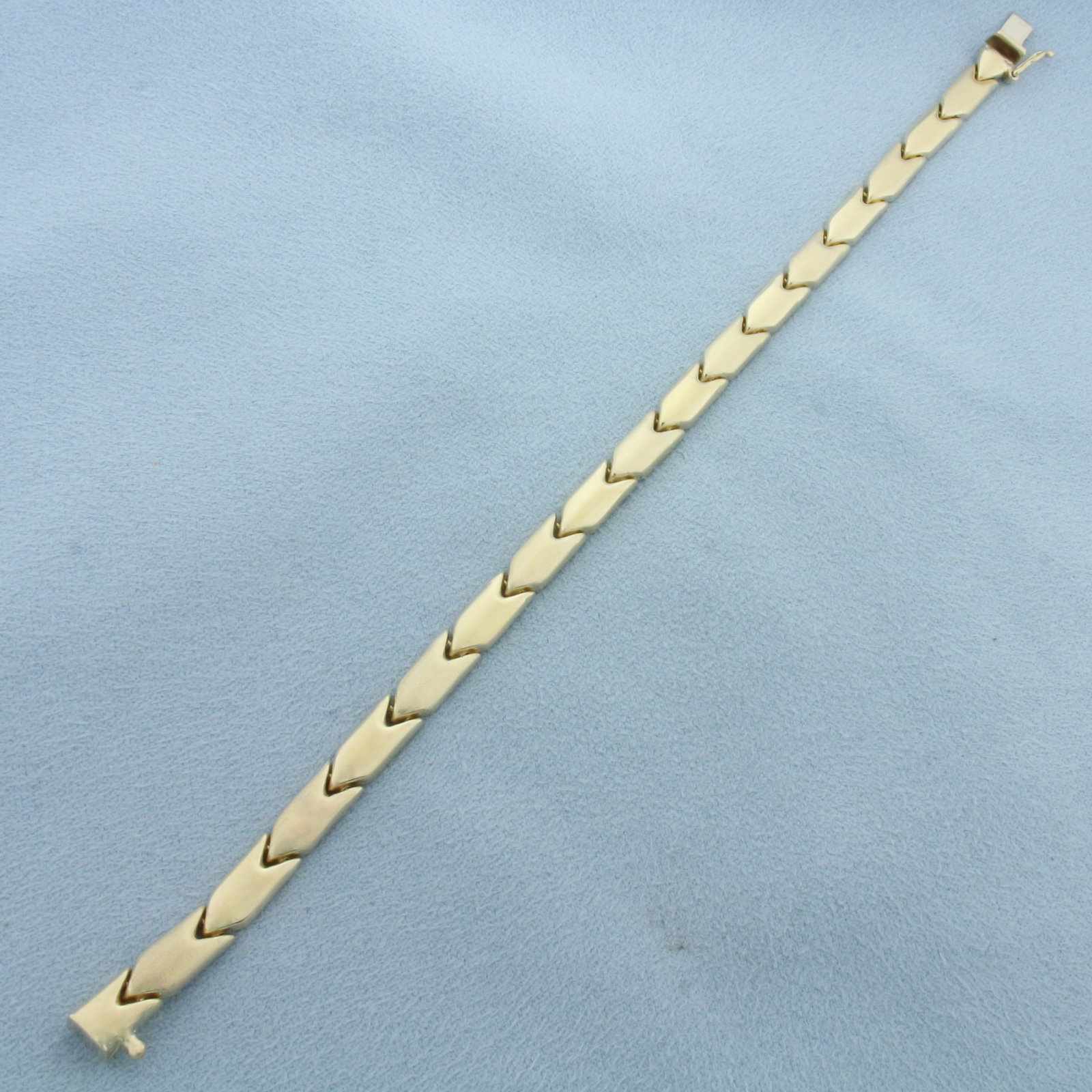 Chevron Link Bracelet in 14k Yellow Gold