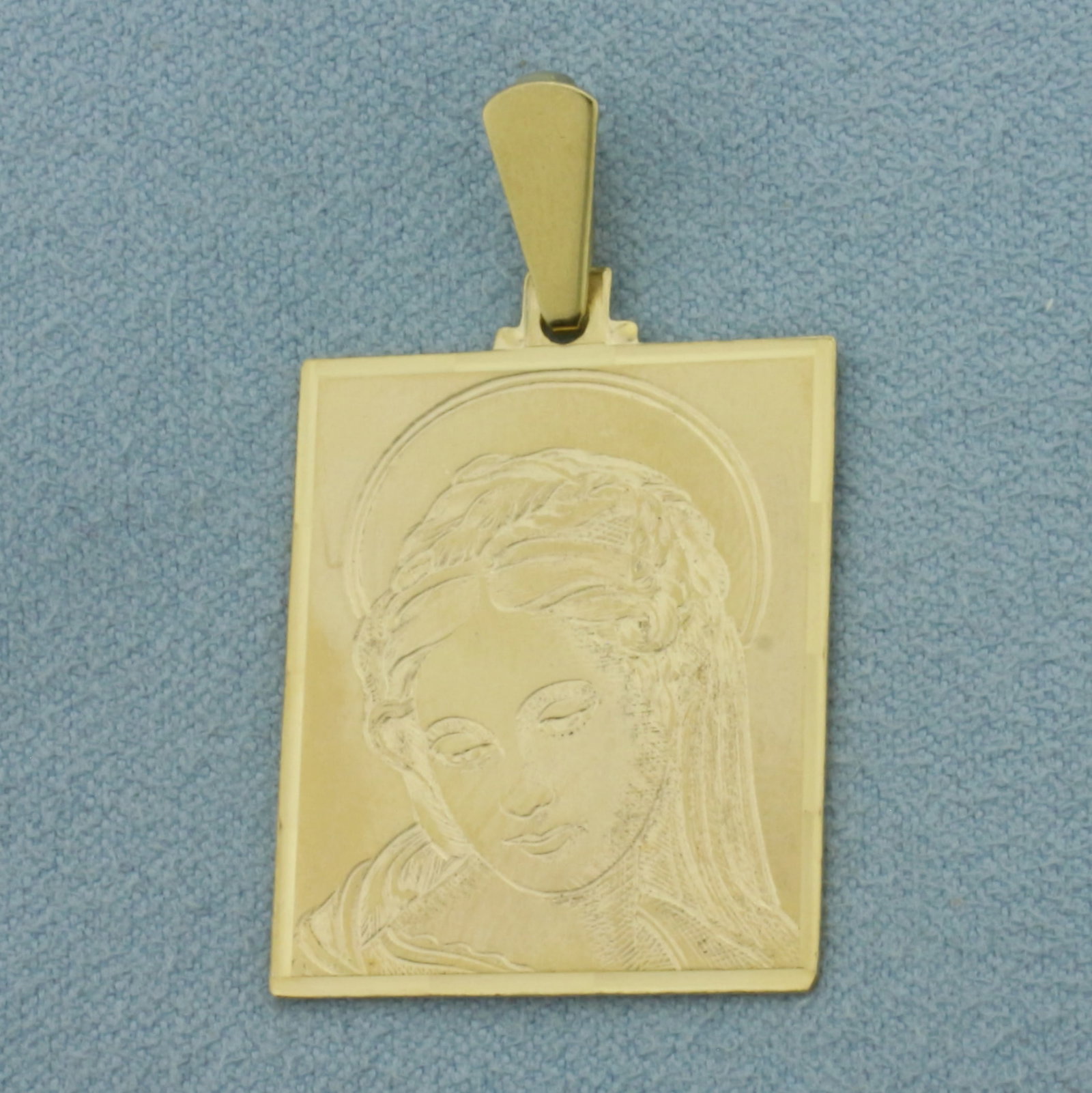 Virgin Mary Etched Pendant in 18k Yellow Gold