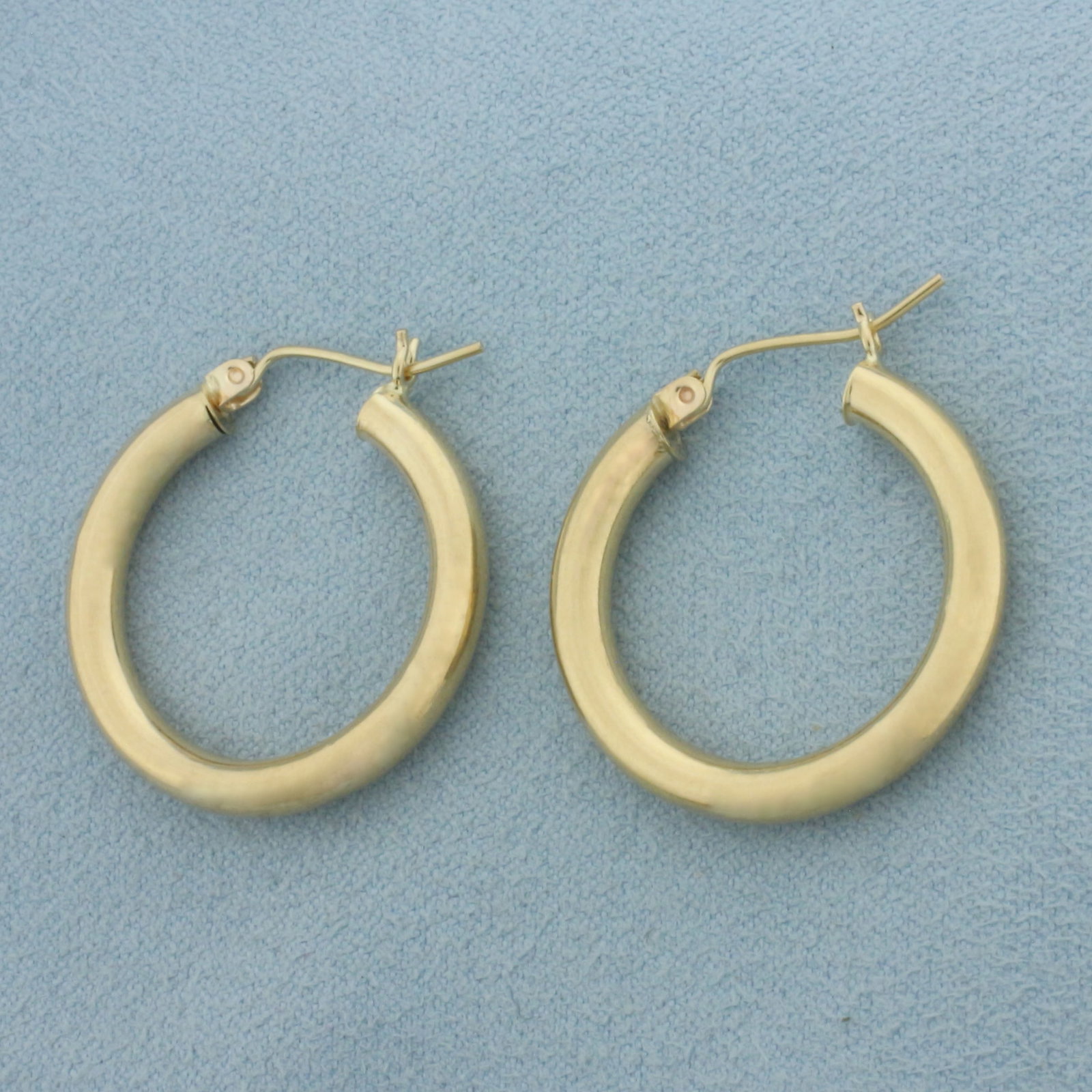 Tube Hoop Earrings in 14k Yellow Gold