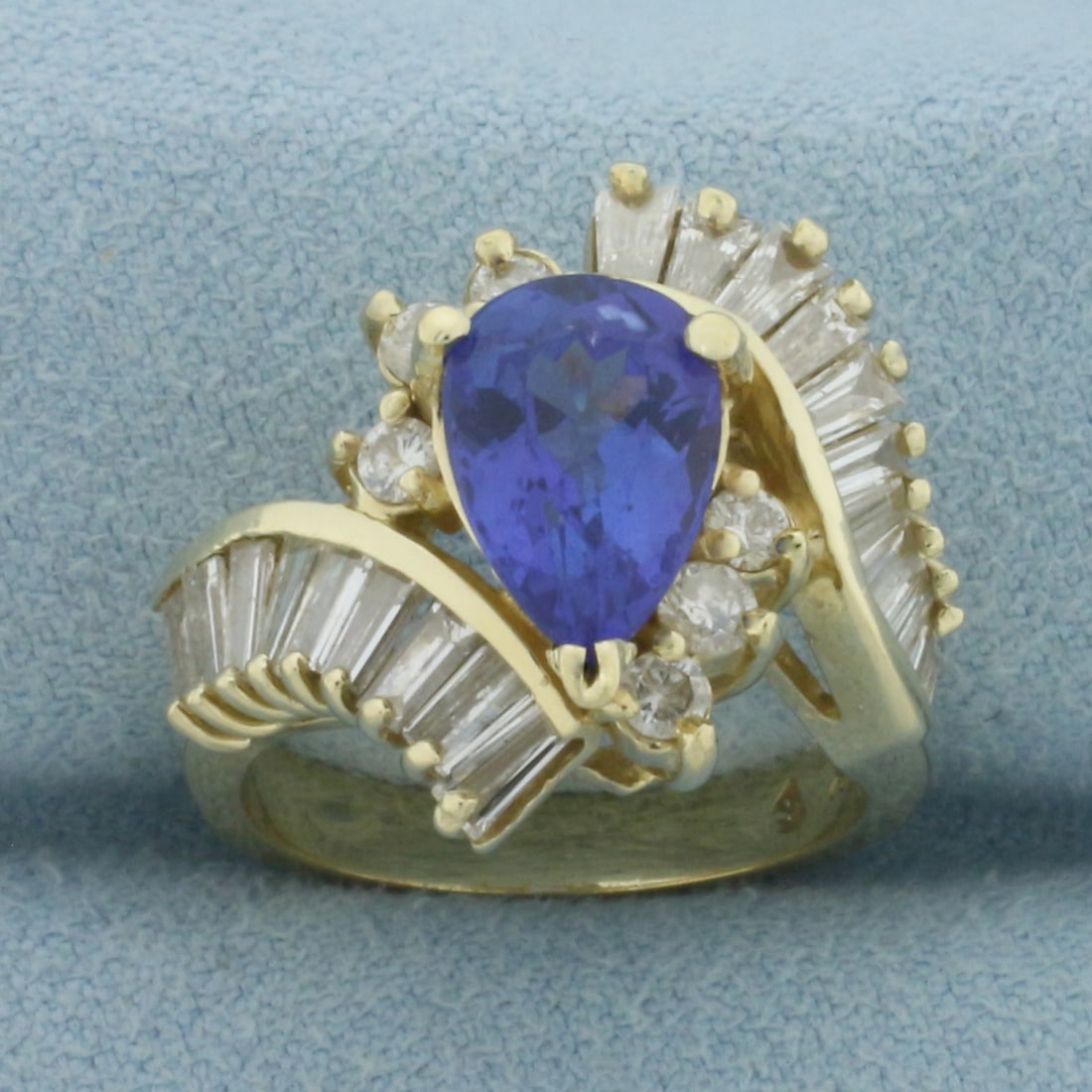 AAA Tanzanite and Diamond Ring in 14k Yellow Gold