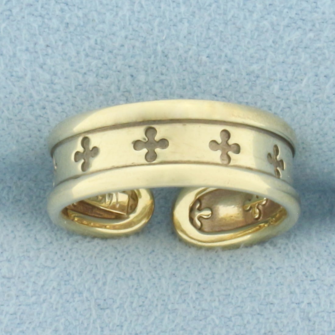 Adjustable Clover Design Ring in 14k Yellow Gold