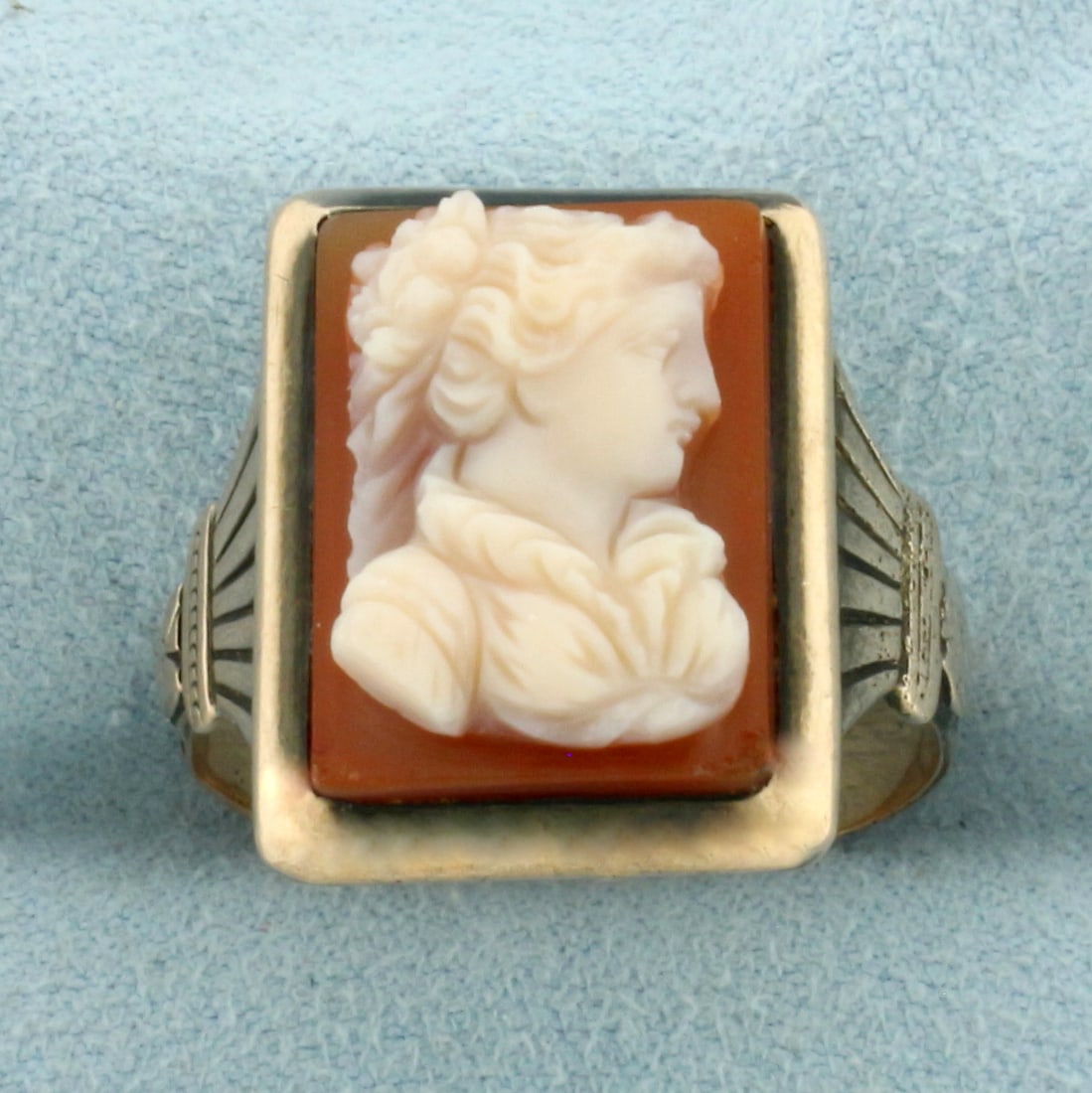 Vintage Cameo Ring in 12k Yellow Gold